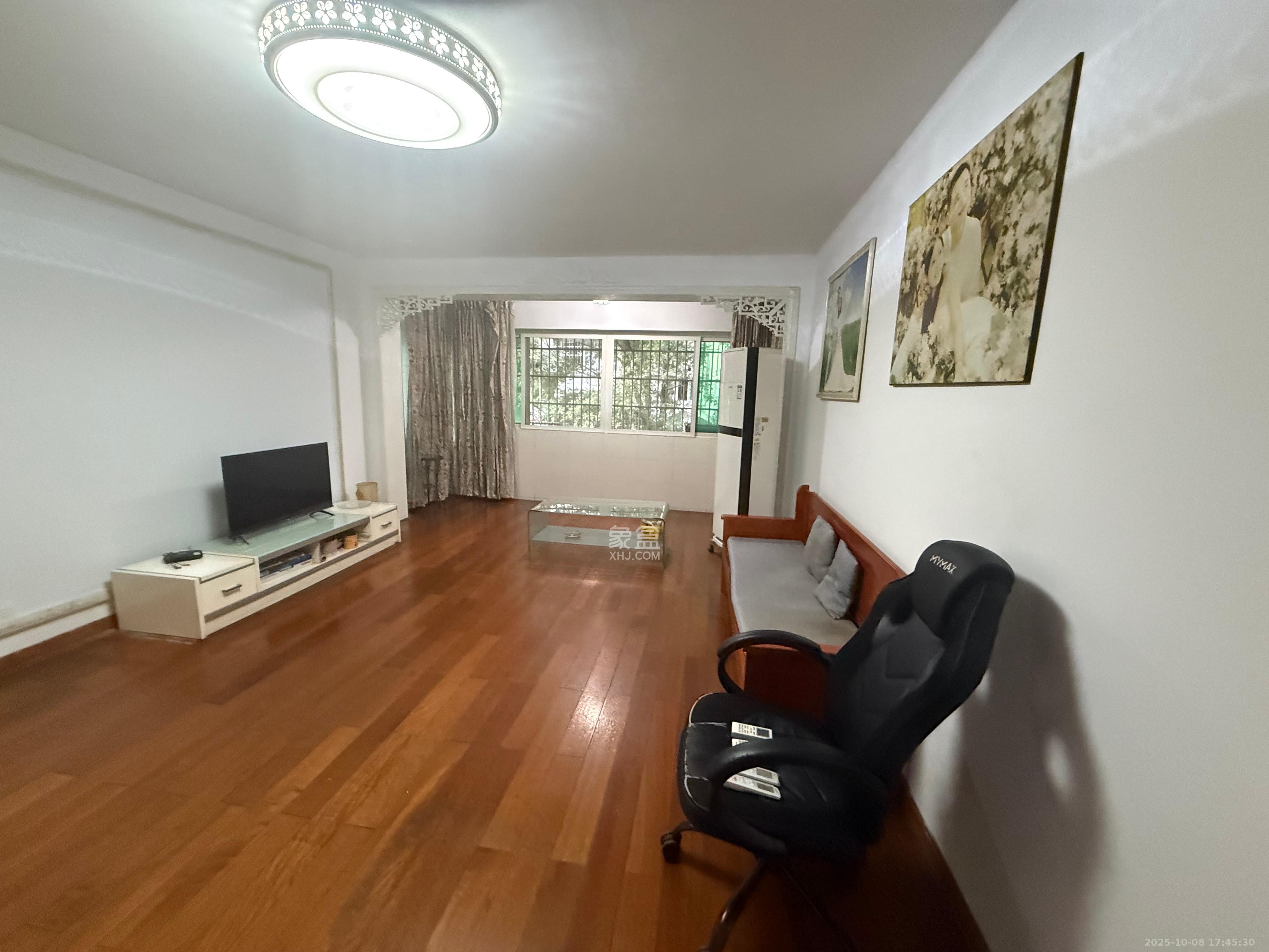 恩瑞麓山名园(龙王港小区) 3室2厅2卫 2200.0元/月 恩瑞麓山名园(龙王港小区) 3室2厅2卫 2200.0元/月室内图