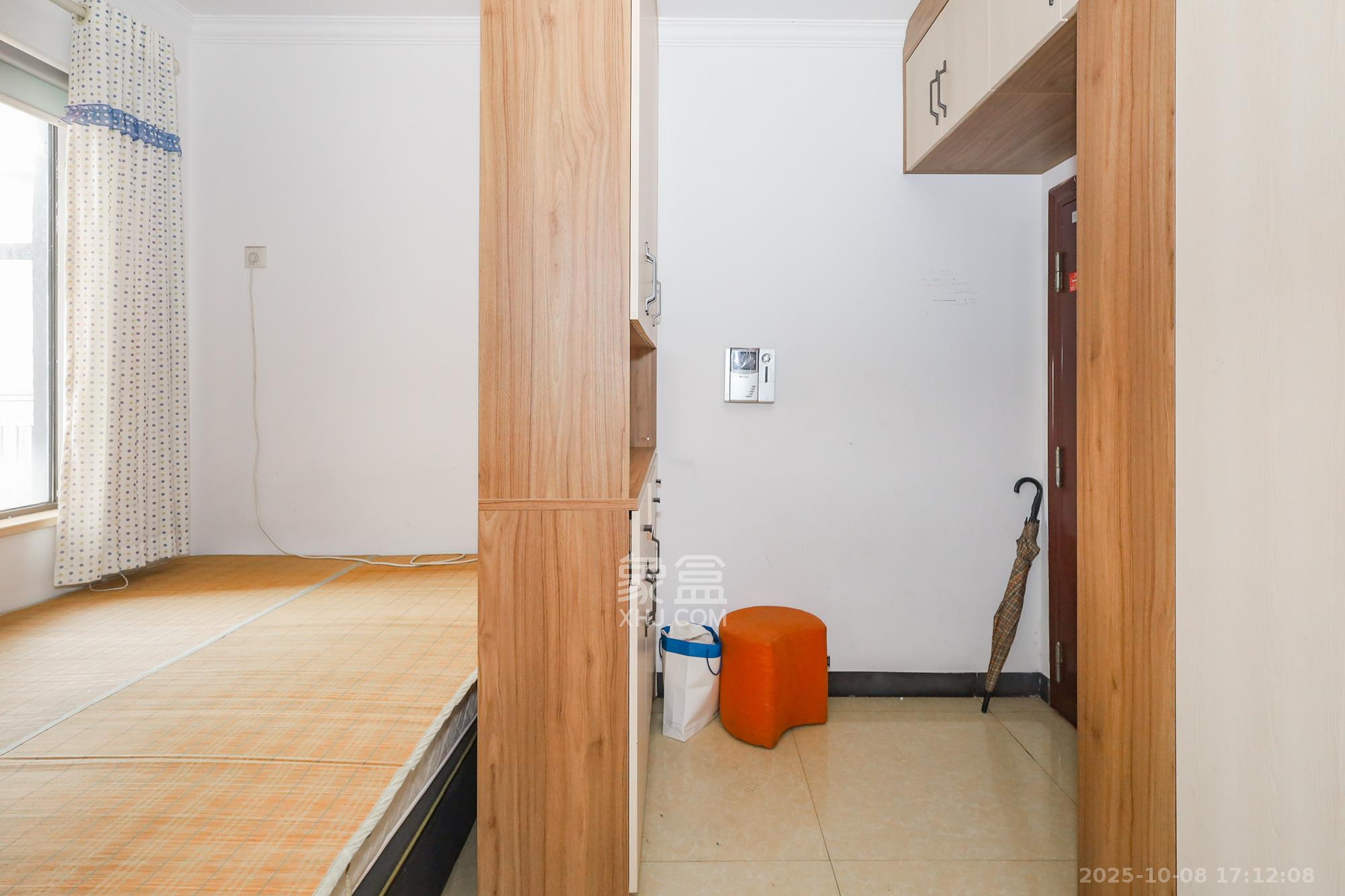 旭辉藏郡（藏郡、旭湘华府)  3室2厅1卫    240.0万卧室