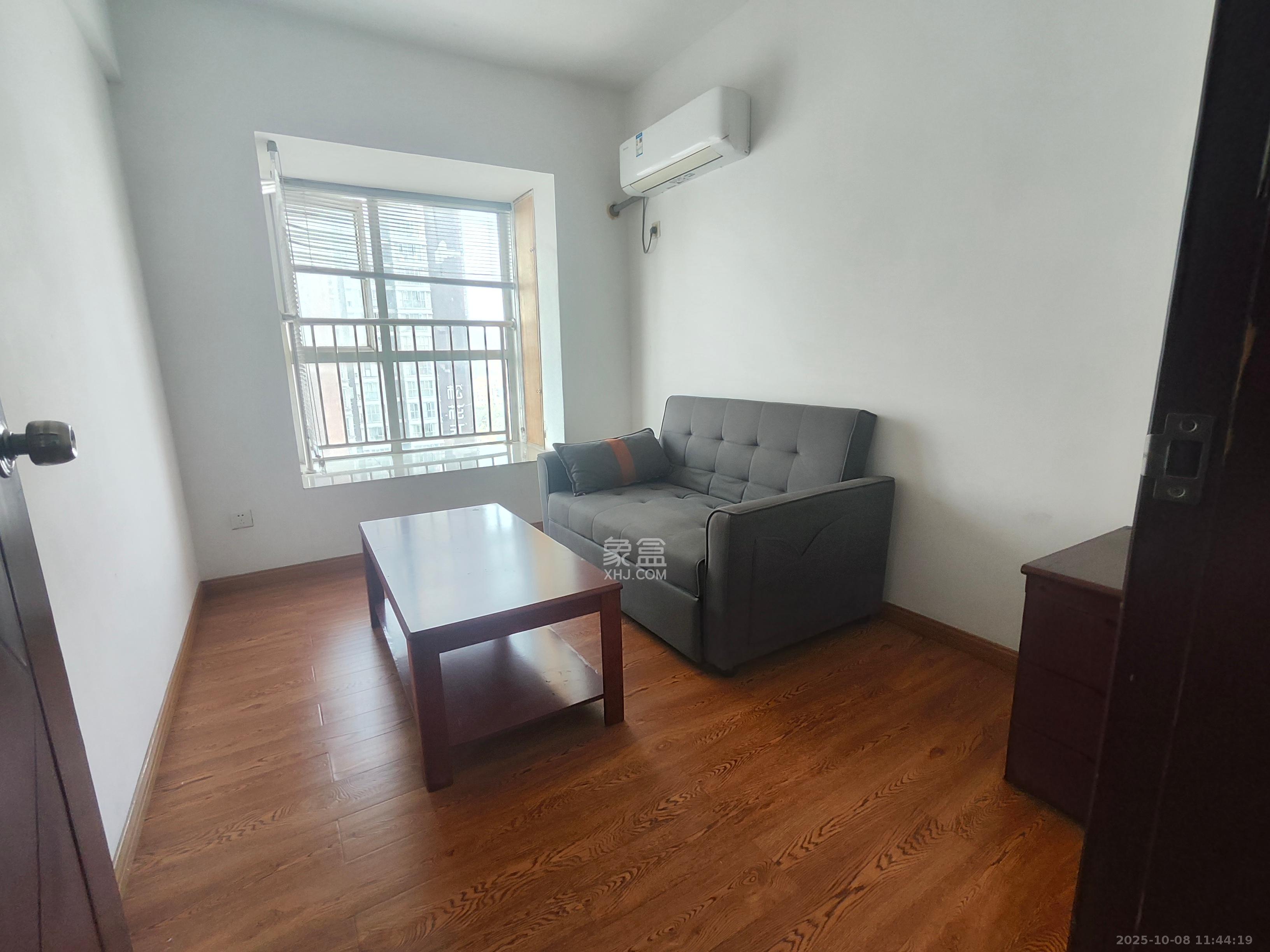 左岸右岸  2室2厅1卫    2500.0元/月 左岸右岸  2室2厅1卫    2500.0元/月室内图