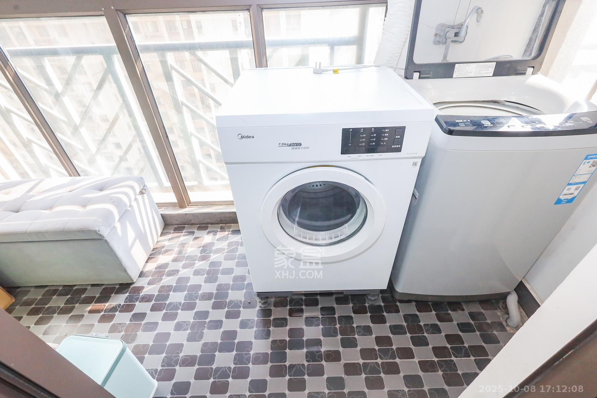 旭辉藏郡（藏郡、旭湘华府)  3室2厅1卫    240.0万阳台