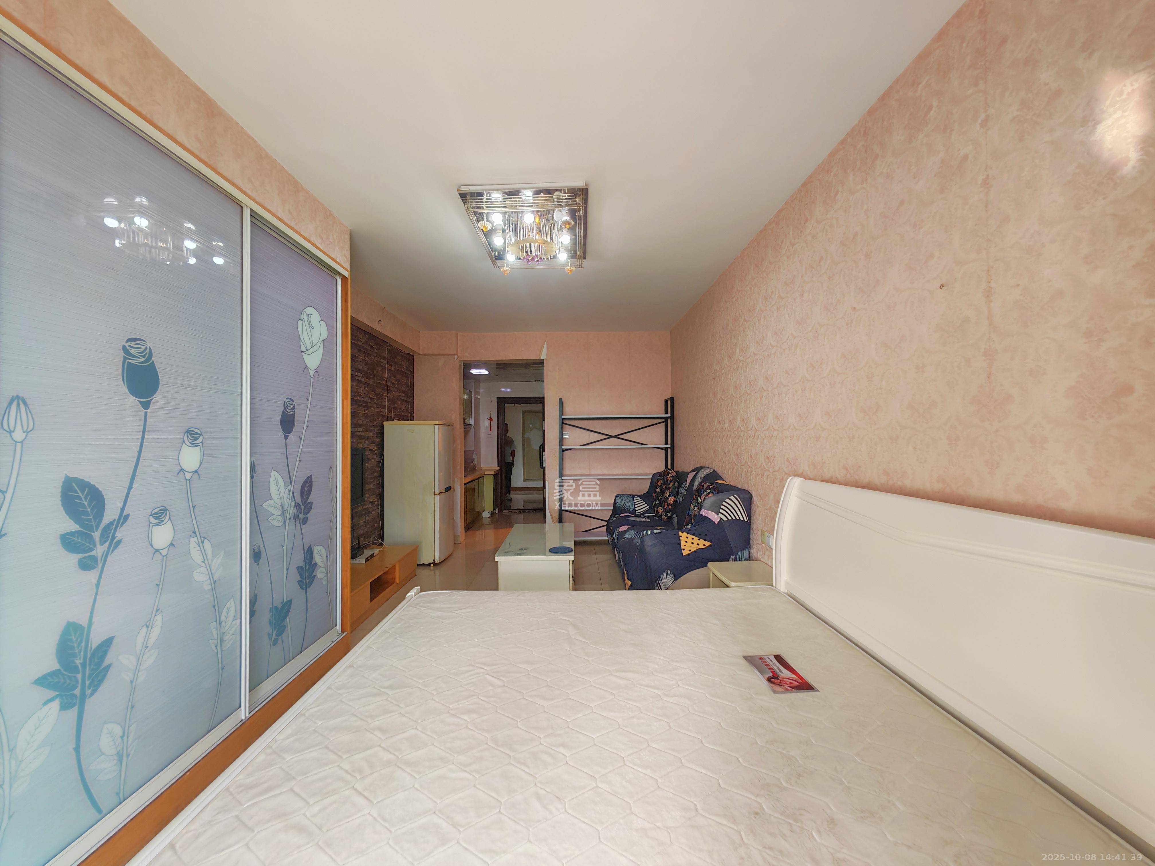 湘府东苑  1室1厅1卫    1200.0元/月 湘府东苑  1室1厅1卫    1200.0元/月室内图