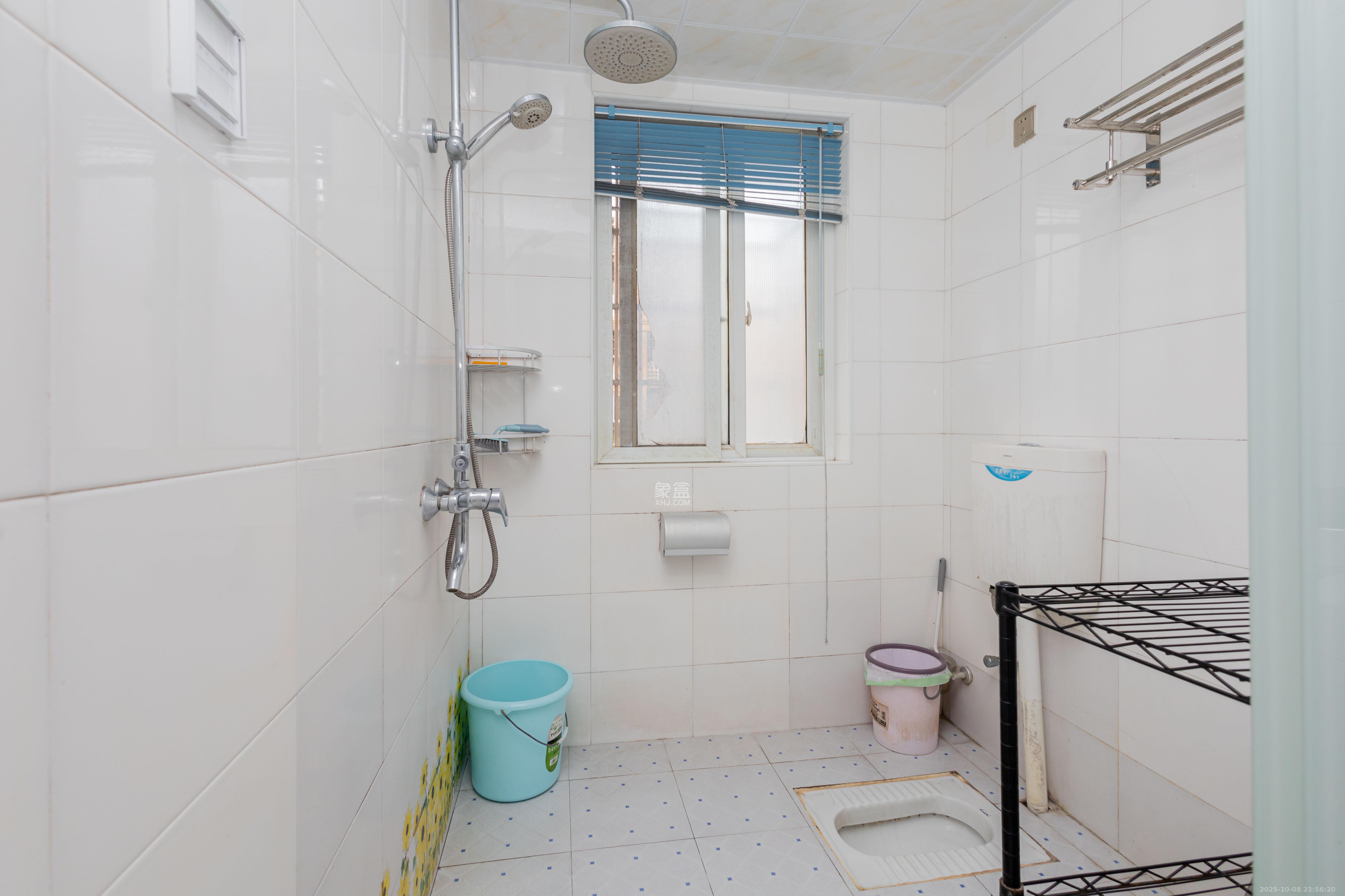 博雅湘水湾  3室2厅2卫    68.8万卫生间