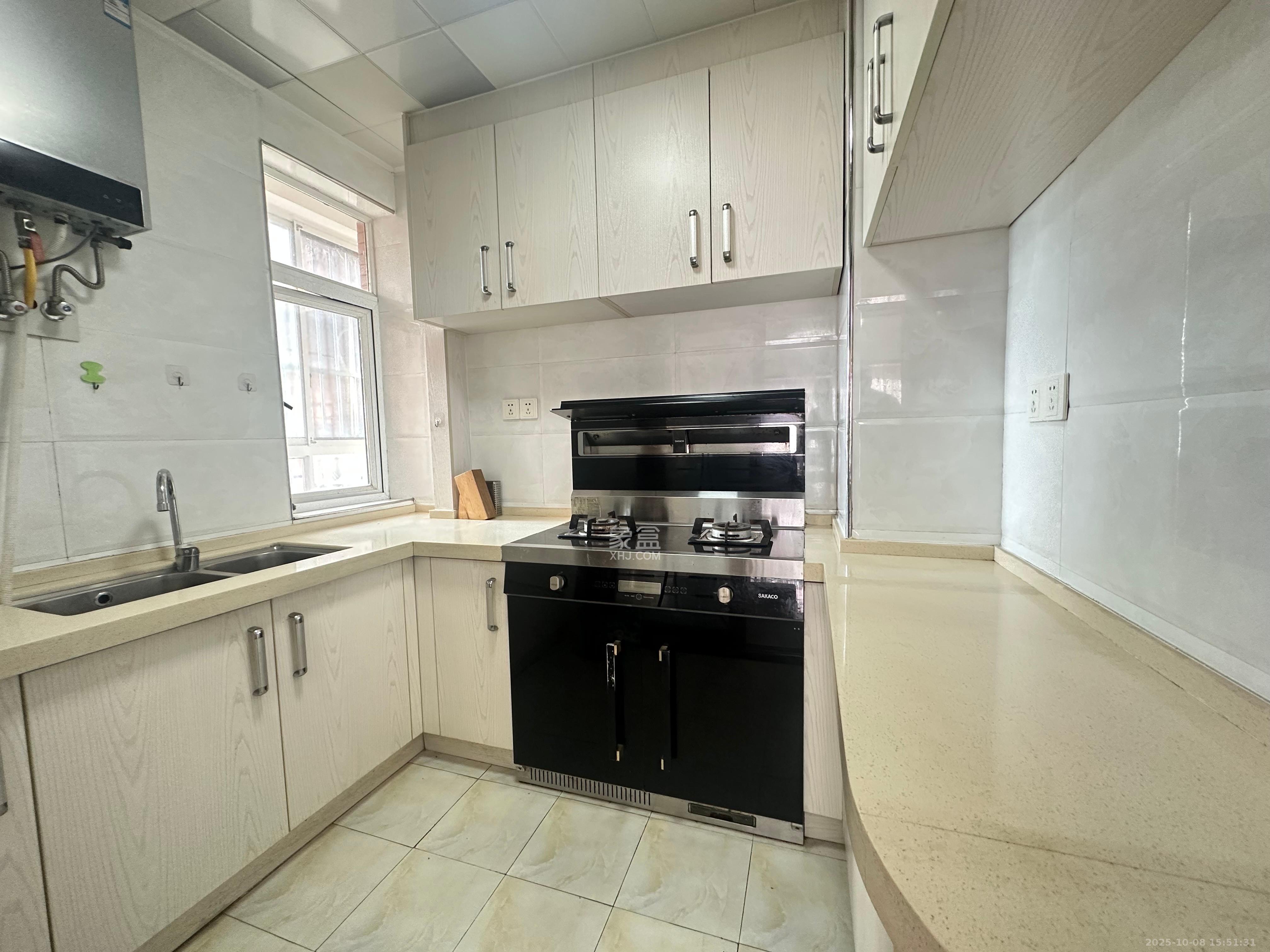 新蕾品阁居  3室2厅1卫    1800.0元/月室内图