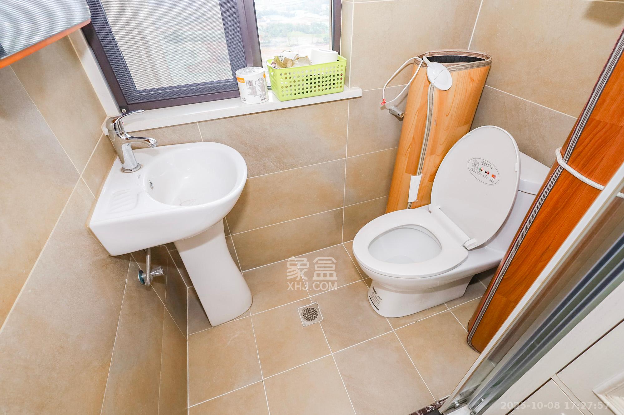 钰龙天下二期（钰龙佳园）  5室2厅2卫    292.0万卫生间