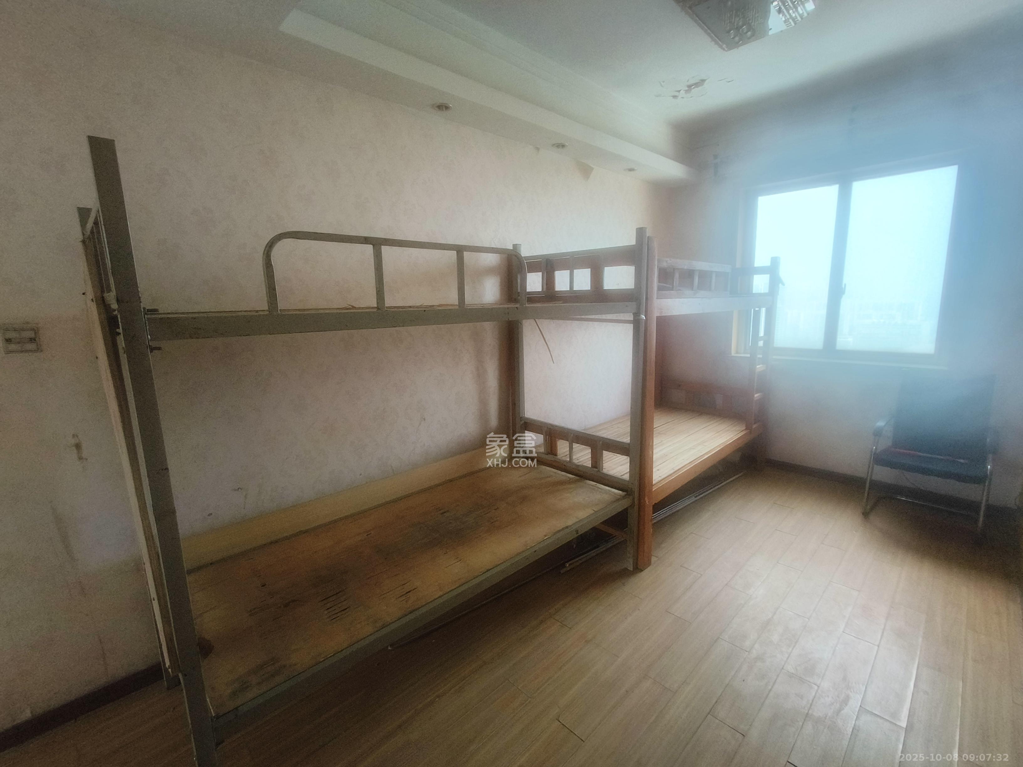 白沙湾嘉园  1室2厅2卫    2700.0元/月室内图