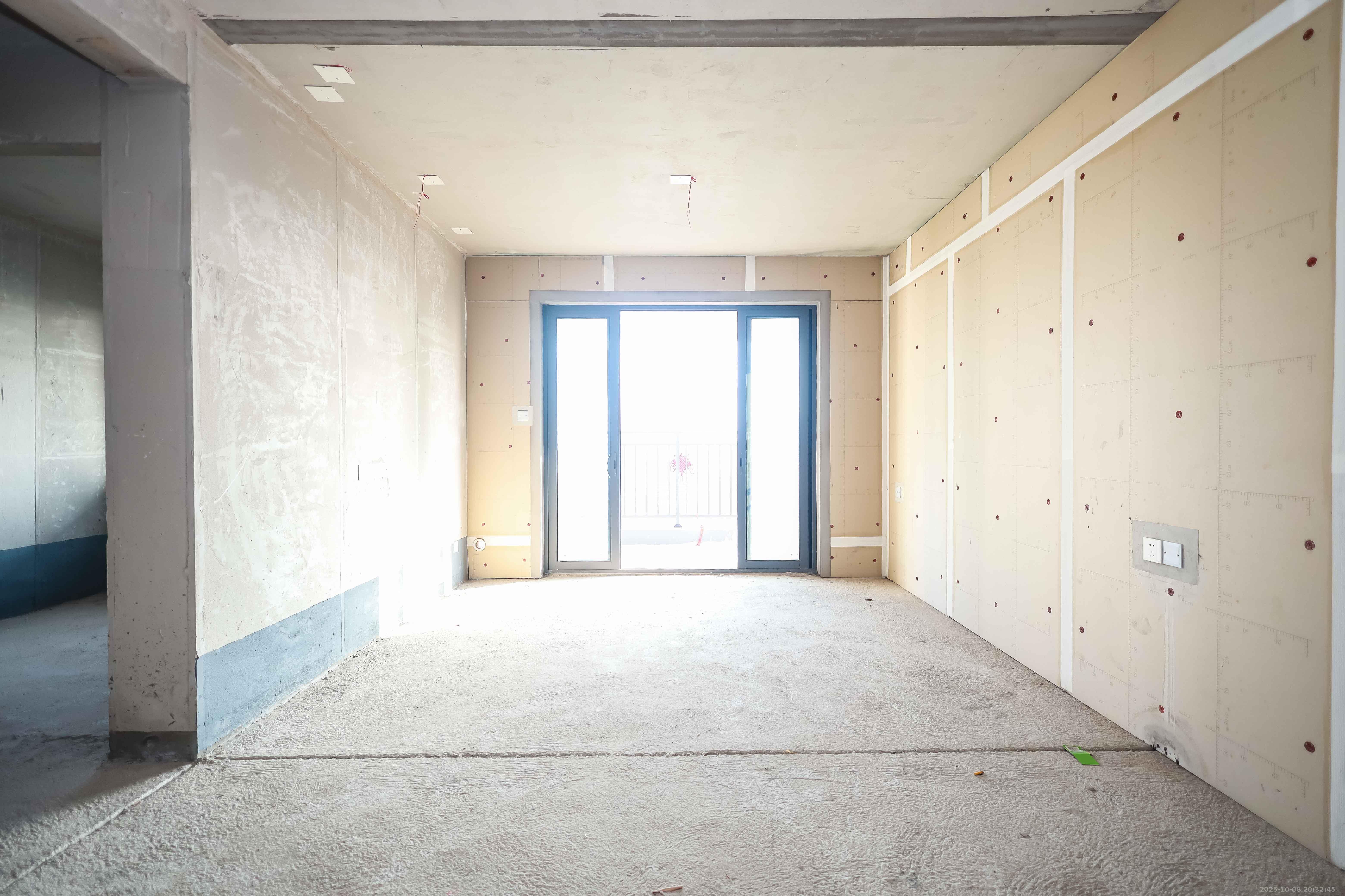 保利恒伟时光印象 4室2厅2卫 119.8万 保利恒伟时光印象 4室2厅2卫 119.8万客厅