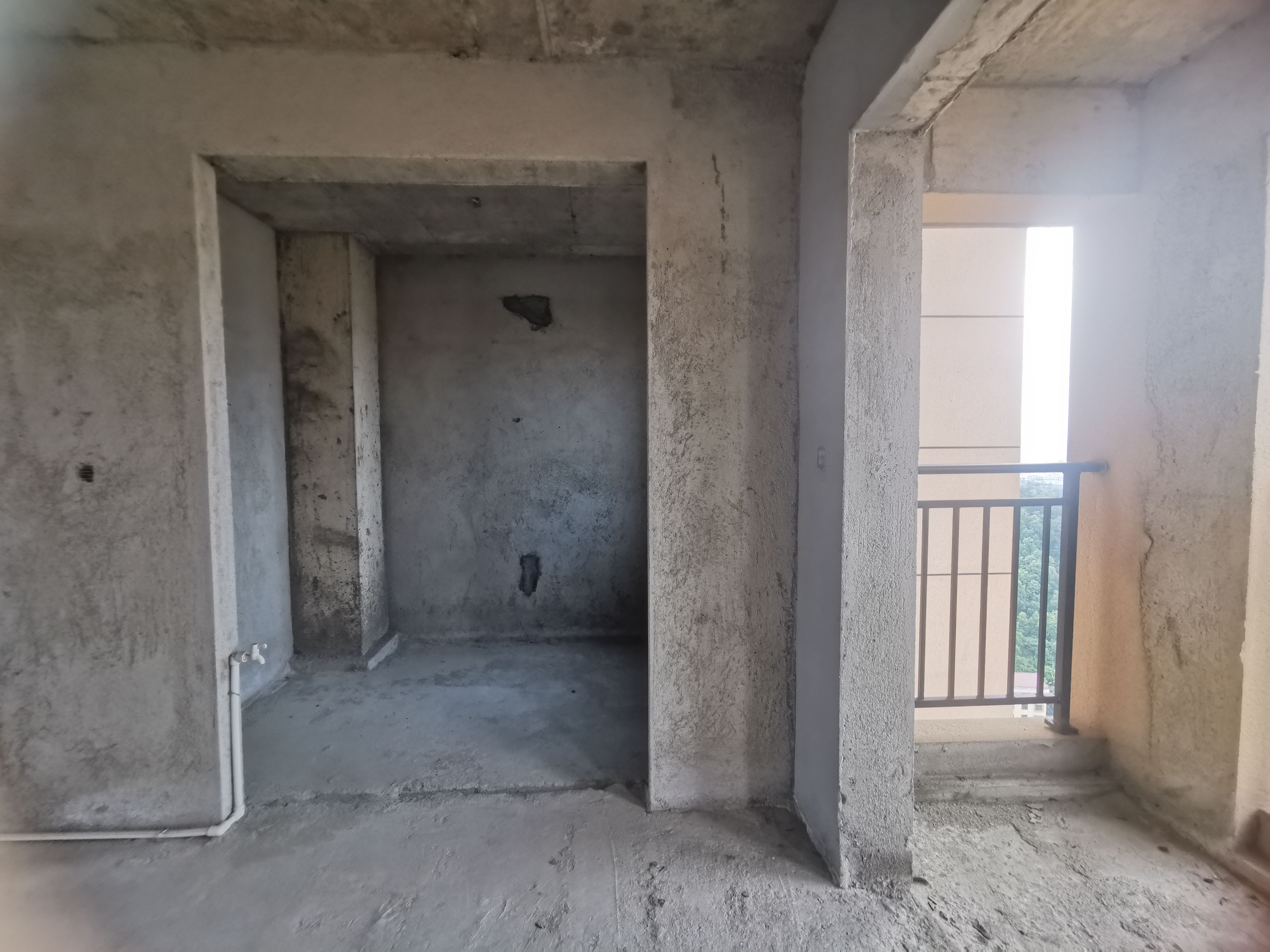 吉鸿花园 3室2厅2卫 68.0万 吉鸿花园 3室2厅2卫 68.0万客厅