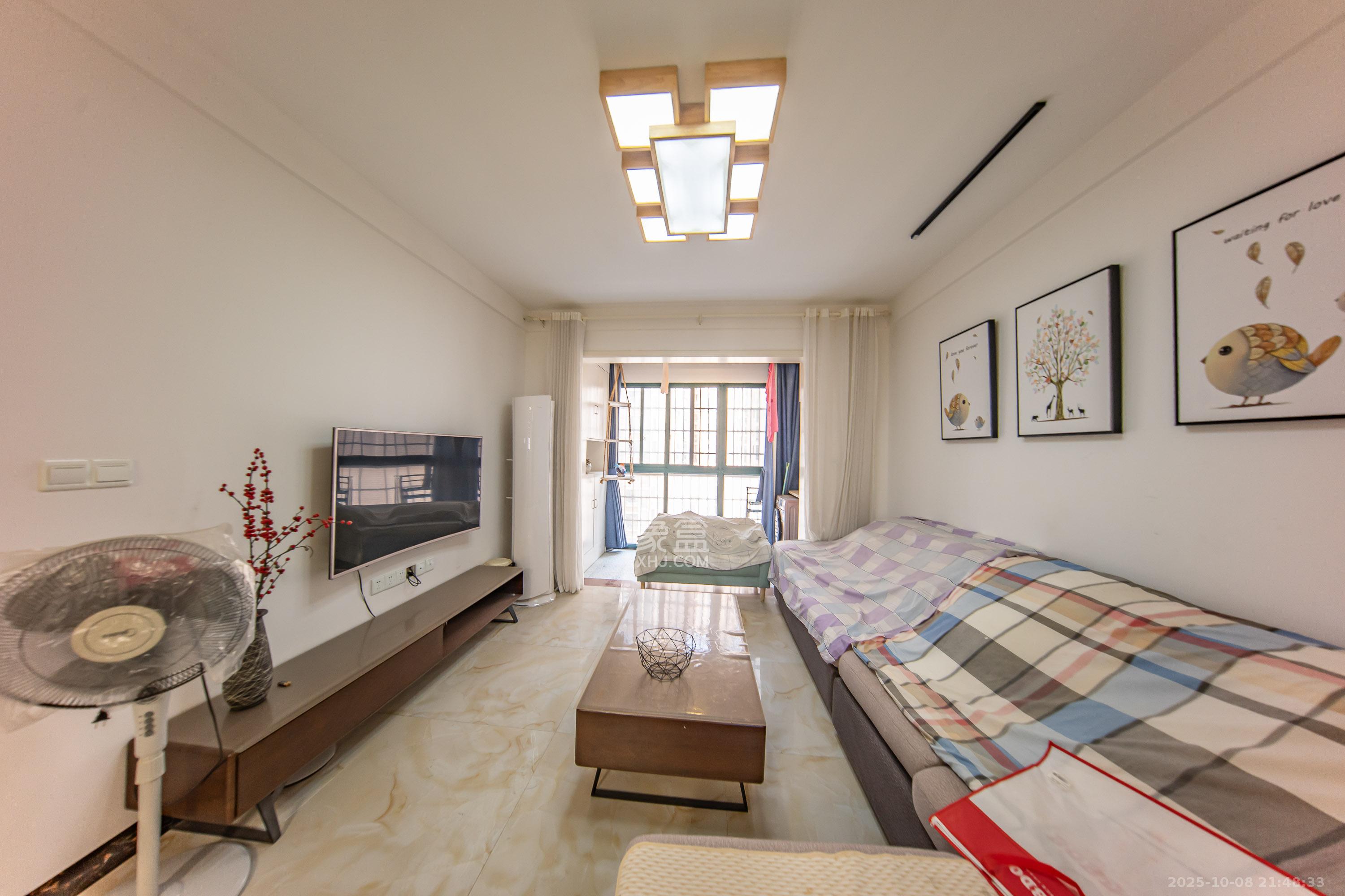 洋湖时代  3室2厅1卫    80.0万客厅