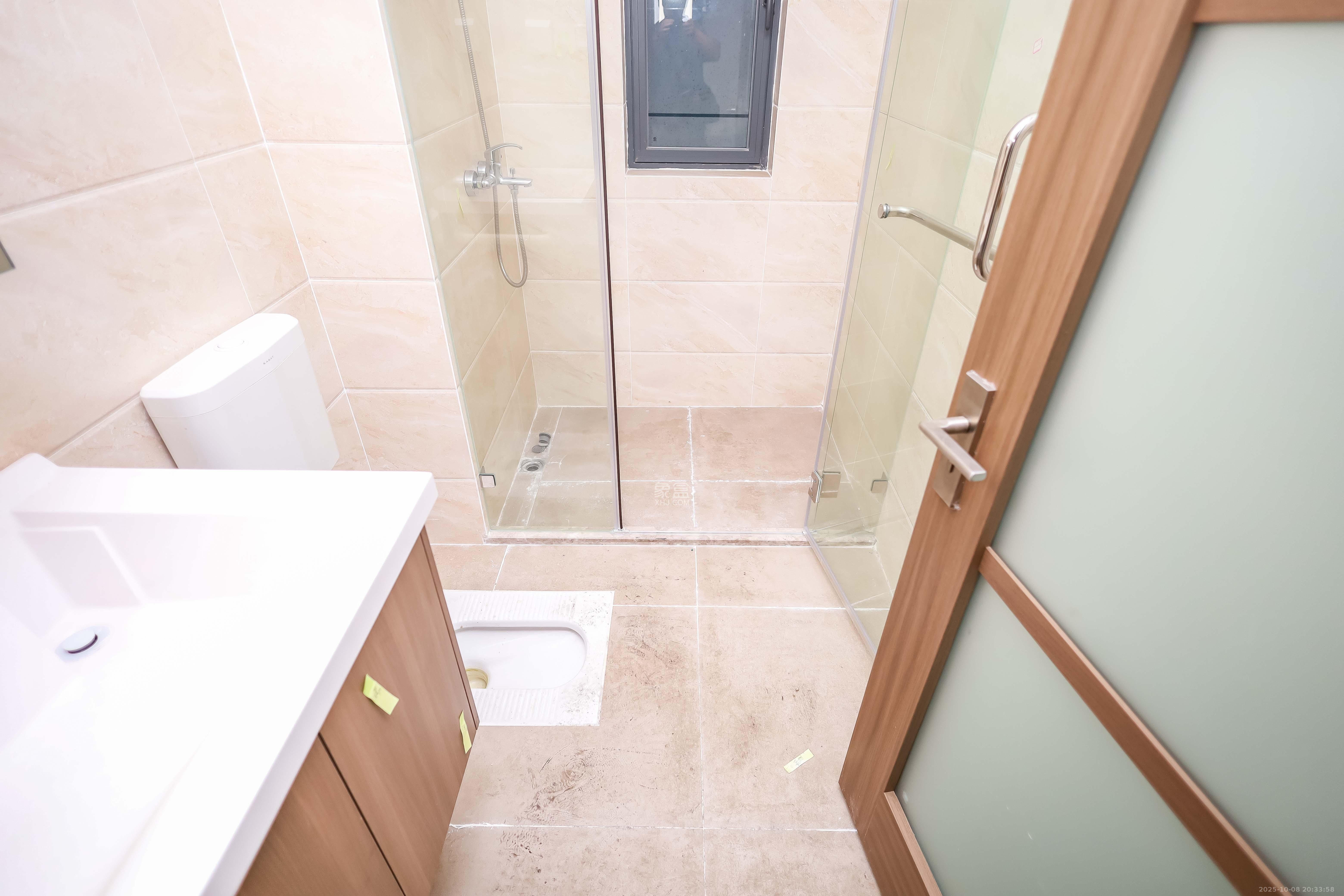 保利恒伟时光印象  4室2厅2卫    103.8万卫生间