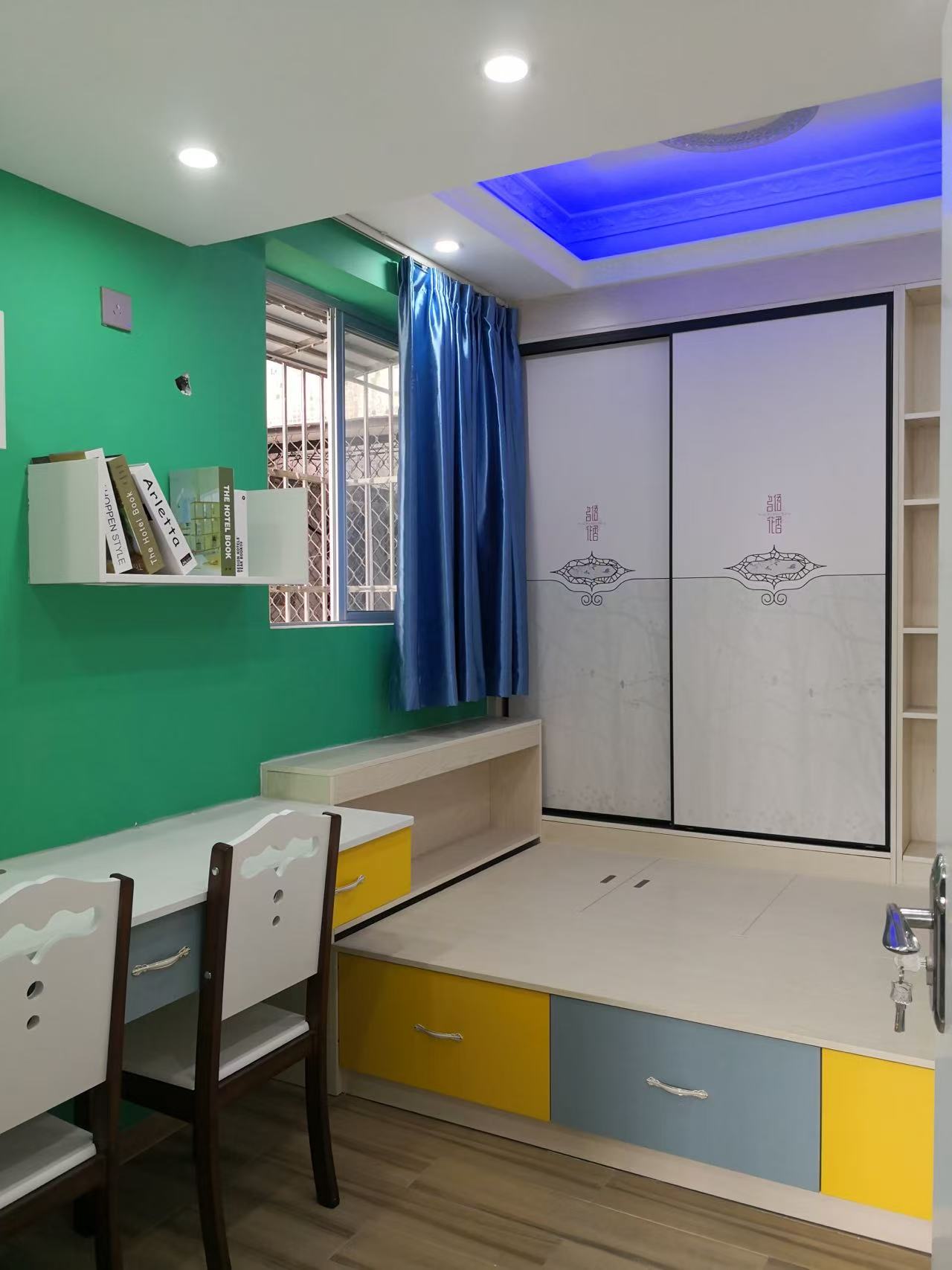 华昌大厦 2室1厅1卫 2500.0元/月 华昌大厦 2室1厅1卫 2500.0元/月室内图