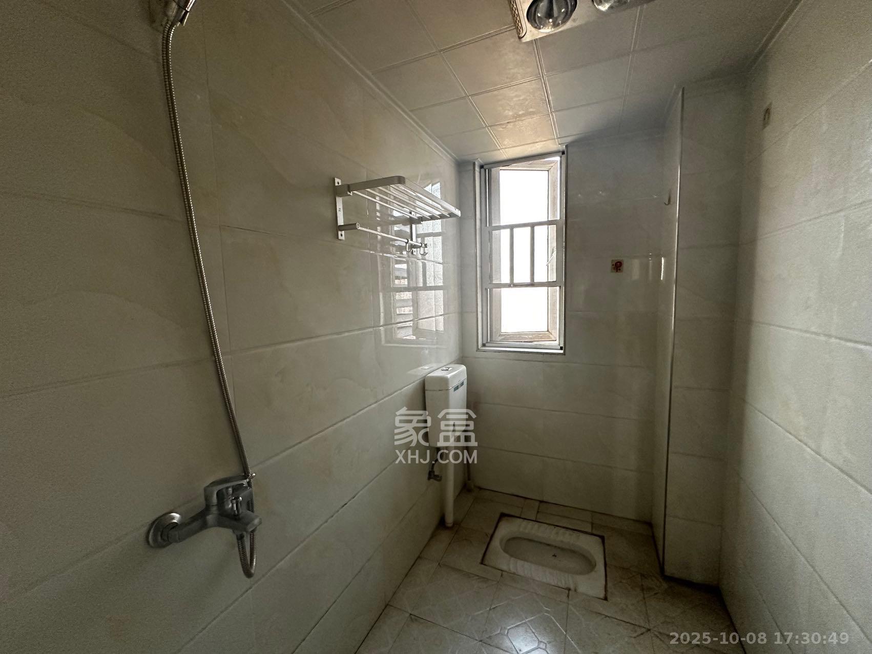 保利香槟国际  1室1厅1卫    1800.0元/月户型图