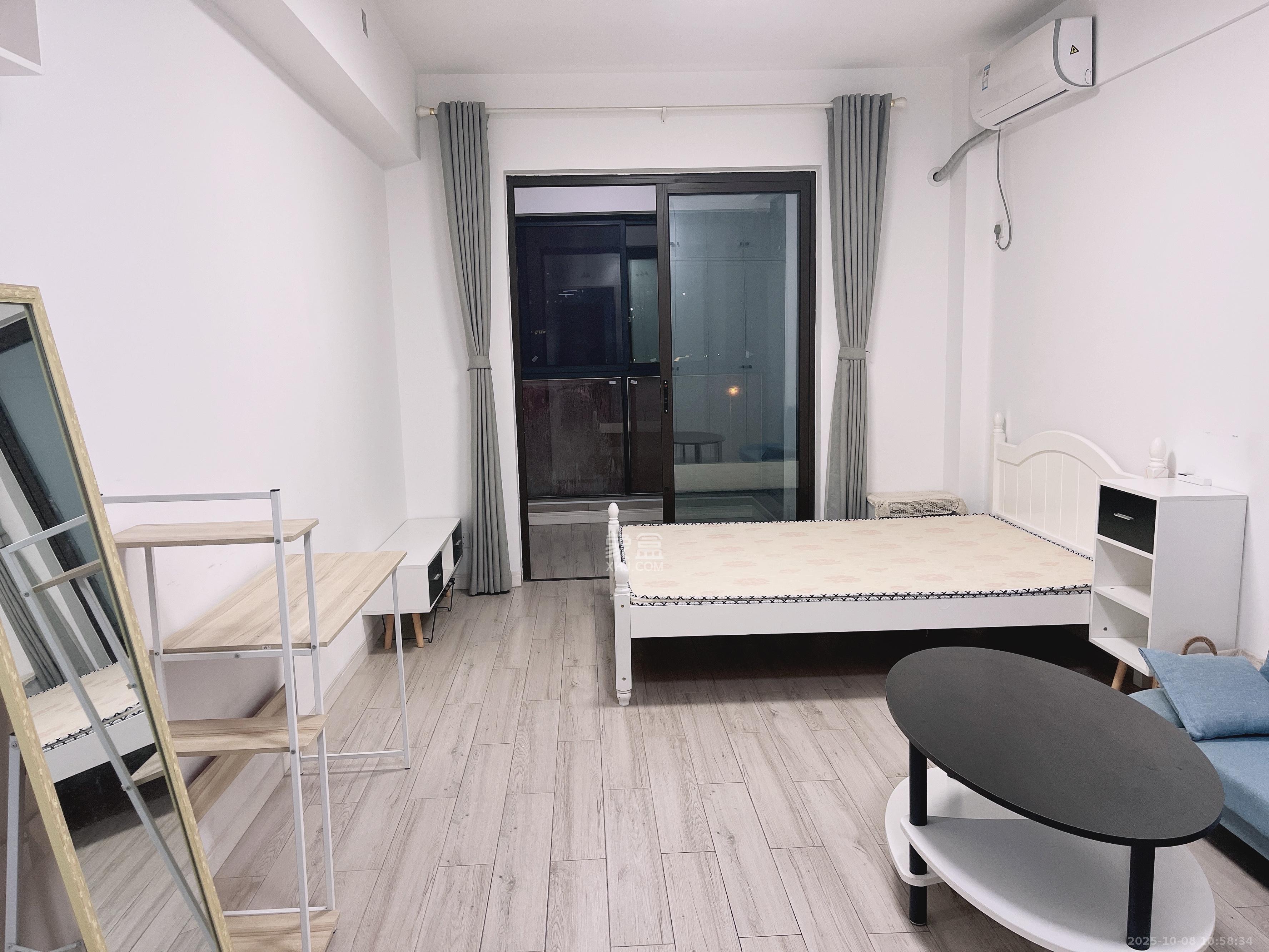 嘉华城（一期）  1室1厅1卫    1350.0元/月室内图1