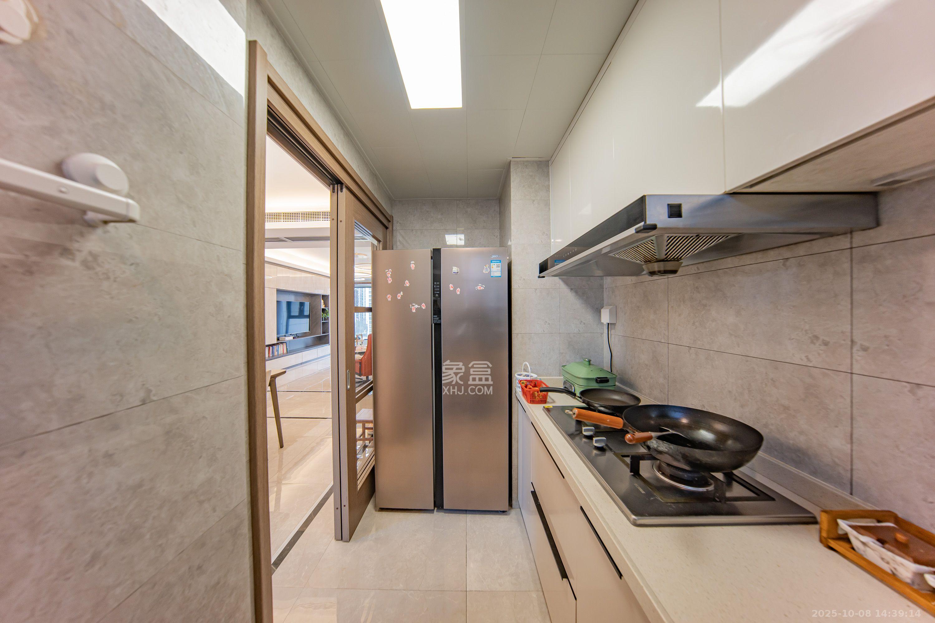 映客龙湖璟翠公馆(映客龙湖璟翠中心) 4室2厅2卫 4500.0元/月 映客龙湖璟翠公馆(映客龙湖璟翠中心) 4室2厅2卫 4500.0元/月室内图