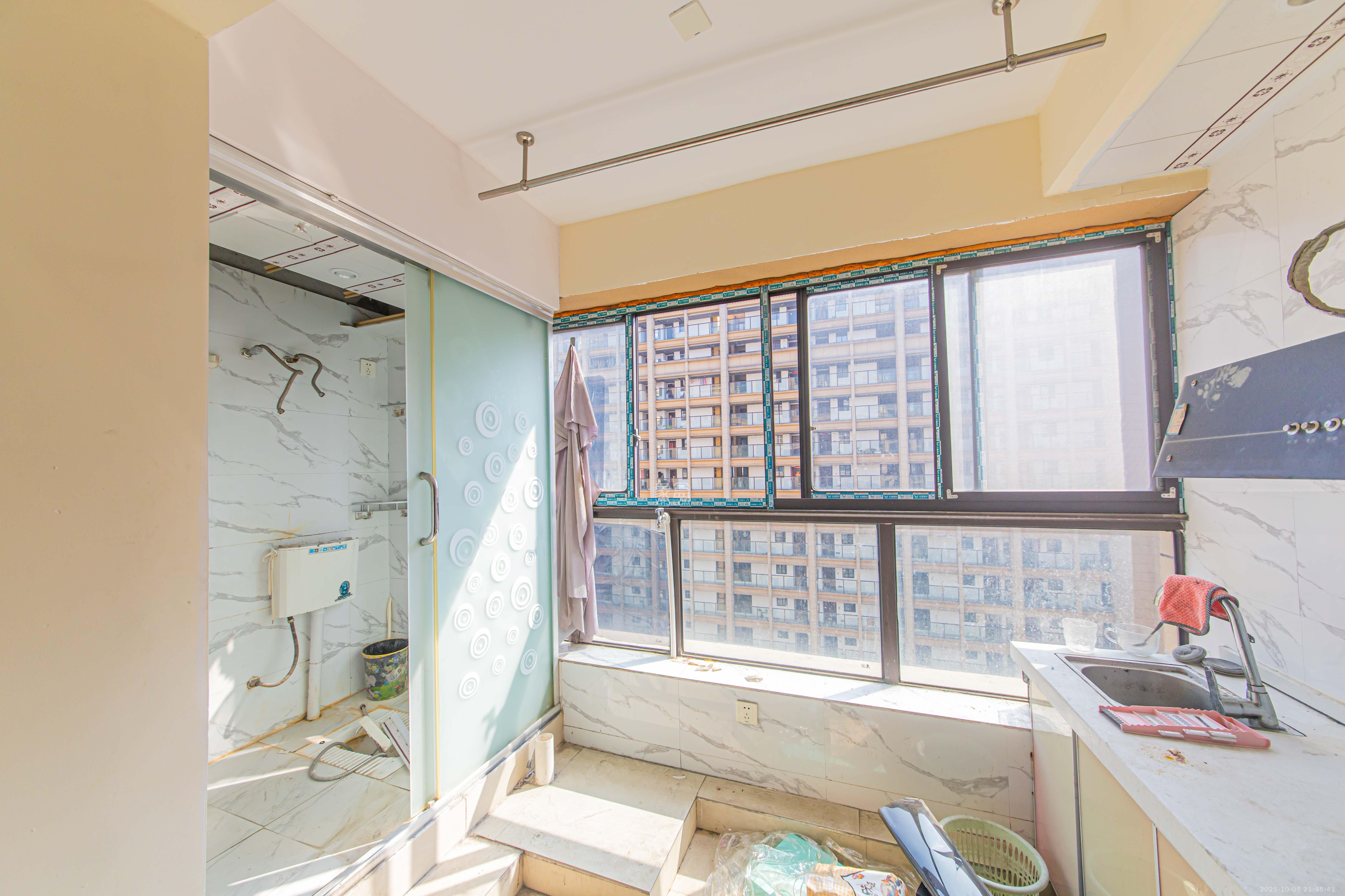 鑫远悦城（鑫远悦时代）  4室2厅2卫    139.0万阳台