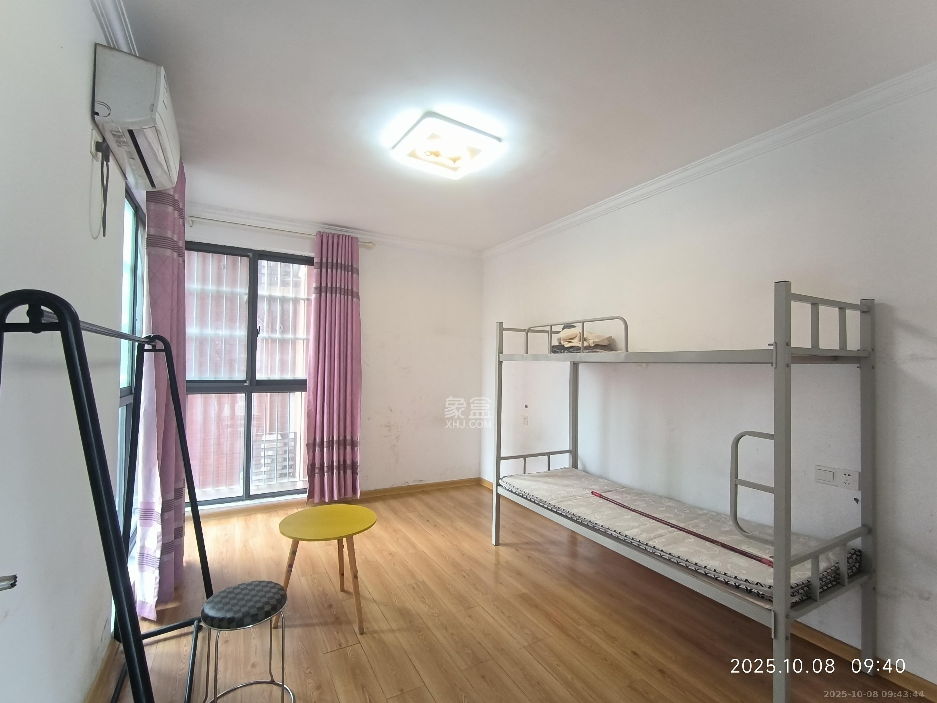 华润凤凰城二期 3室2厅2卫 1500.0元/月 华润凤凰城二期 3室2厅2卫 1500.0元/月室内图