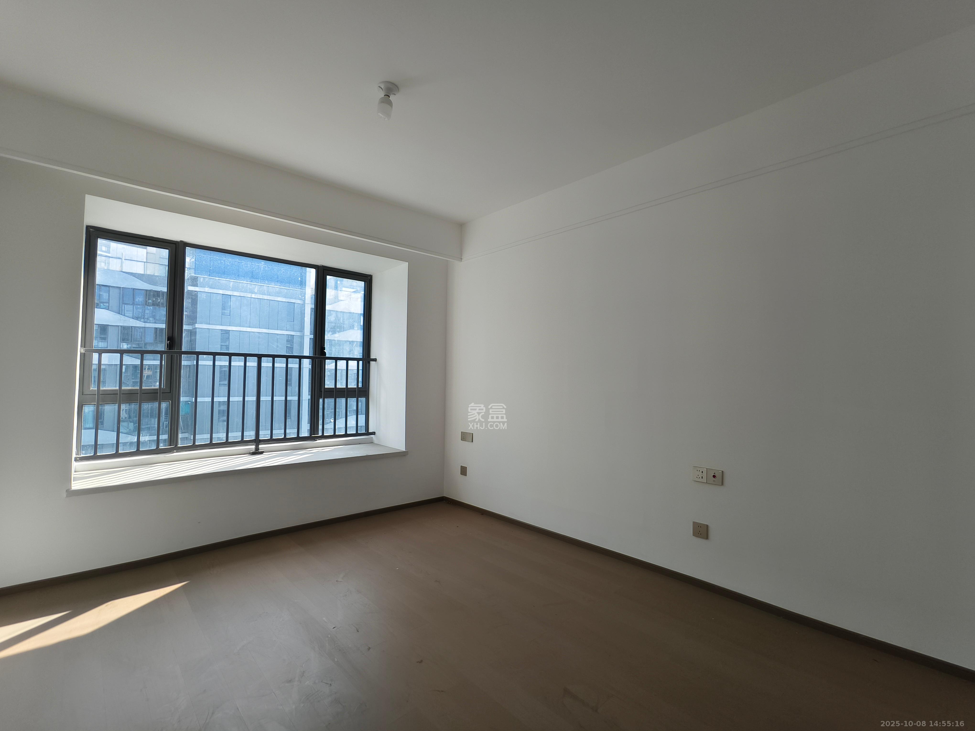 复地滨江金融中心  4室2厅2卫    4200.0元/月室内图