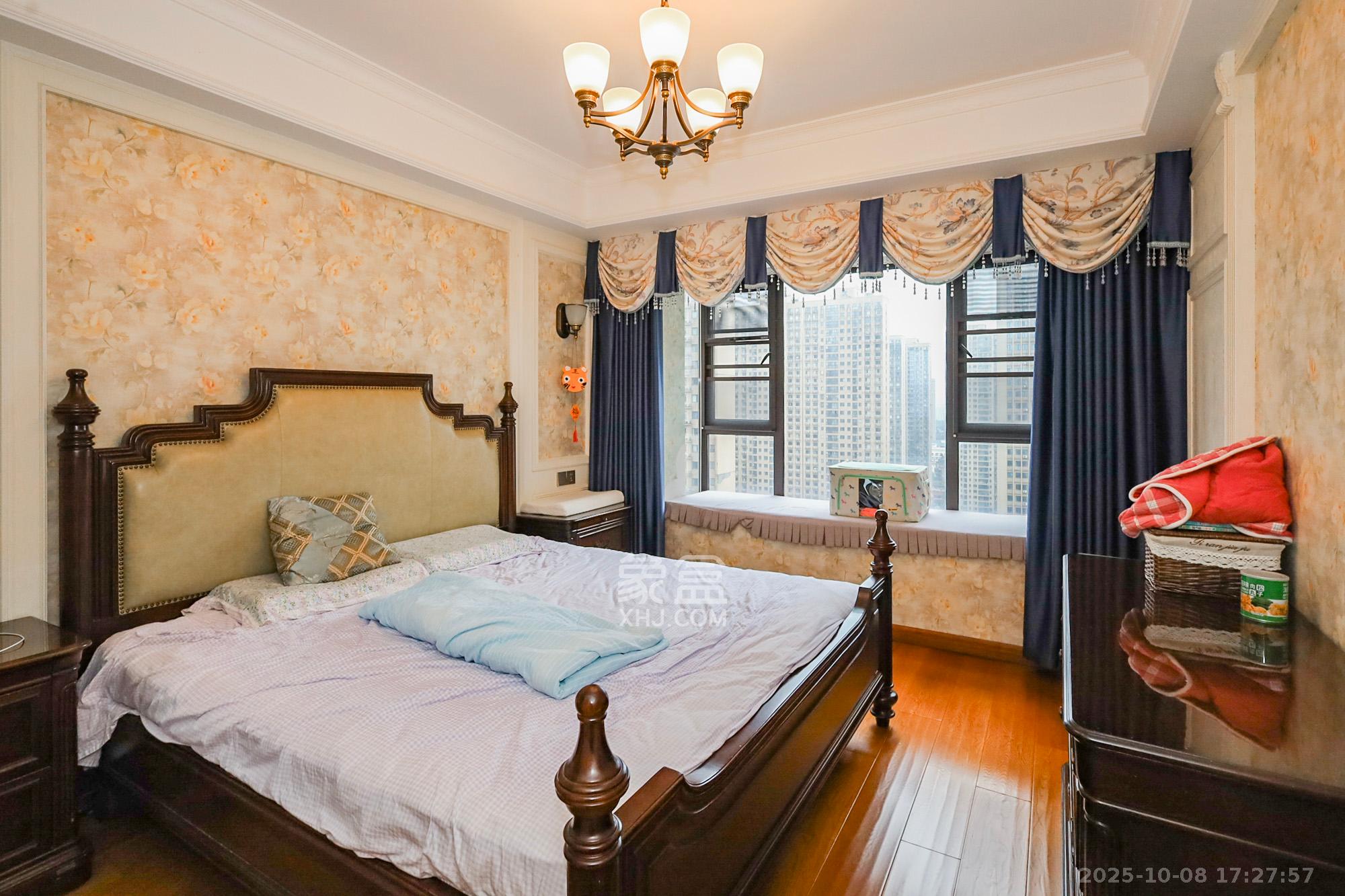 钰龙天下二期（钰龙佳园）  5室2厅2卫    292.0万卧室