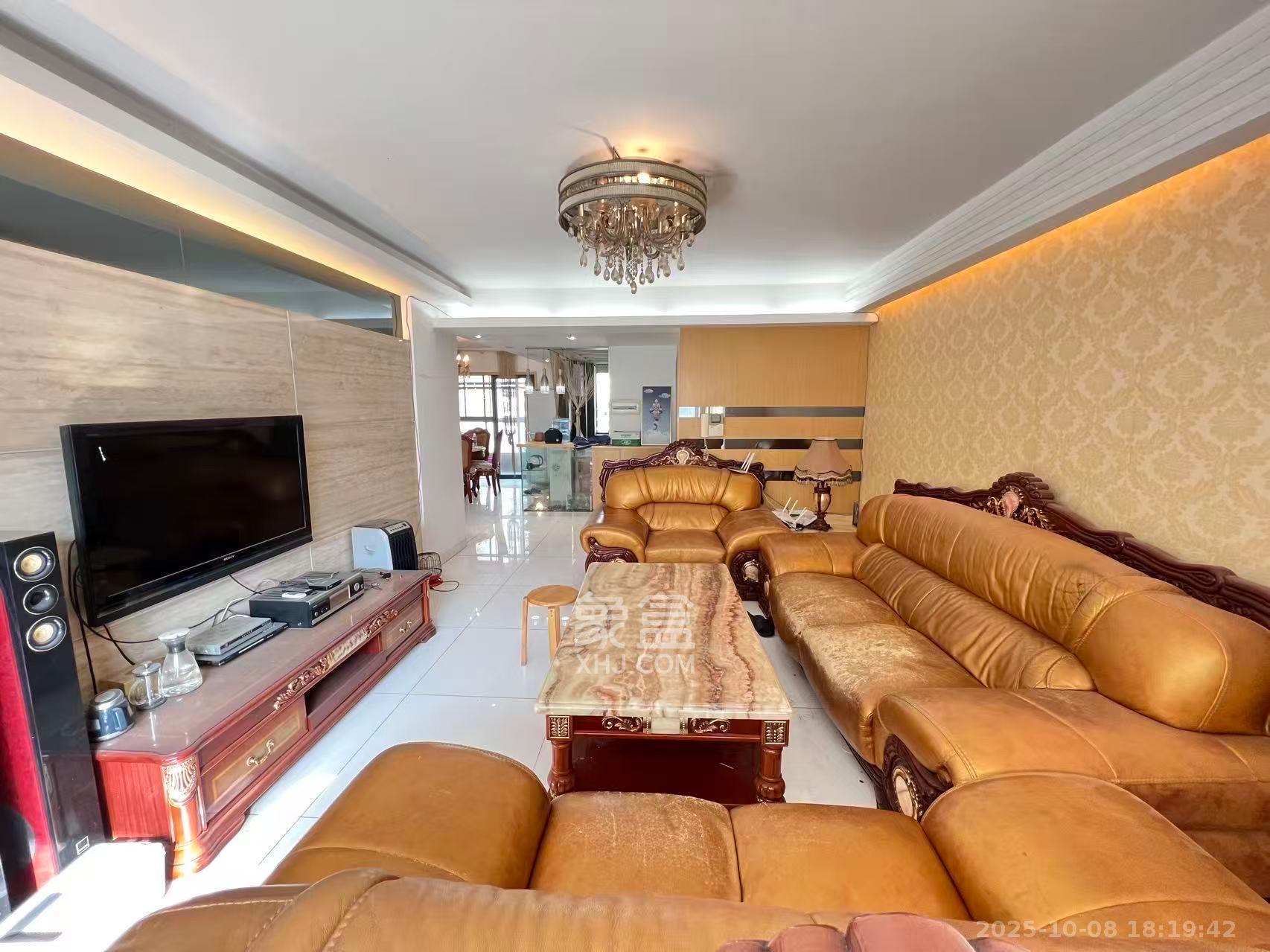 西子花苑  3室2厅2卫    3000.0元/月 西子花苑  3室2厅2卫    3000.0元/月室内图