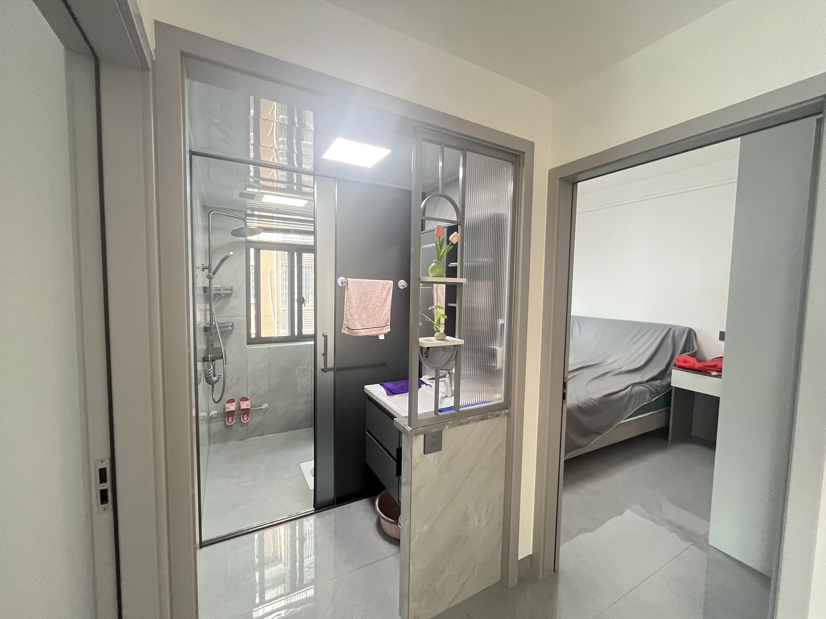 桃花缘 1室2厅1卫 2200.0元/月 桃花缘 1室2厅1卫 2200.0元/月室内图