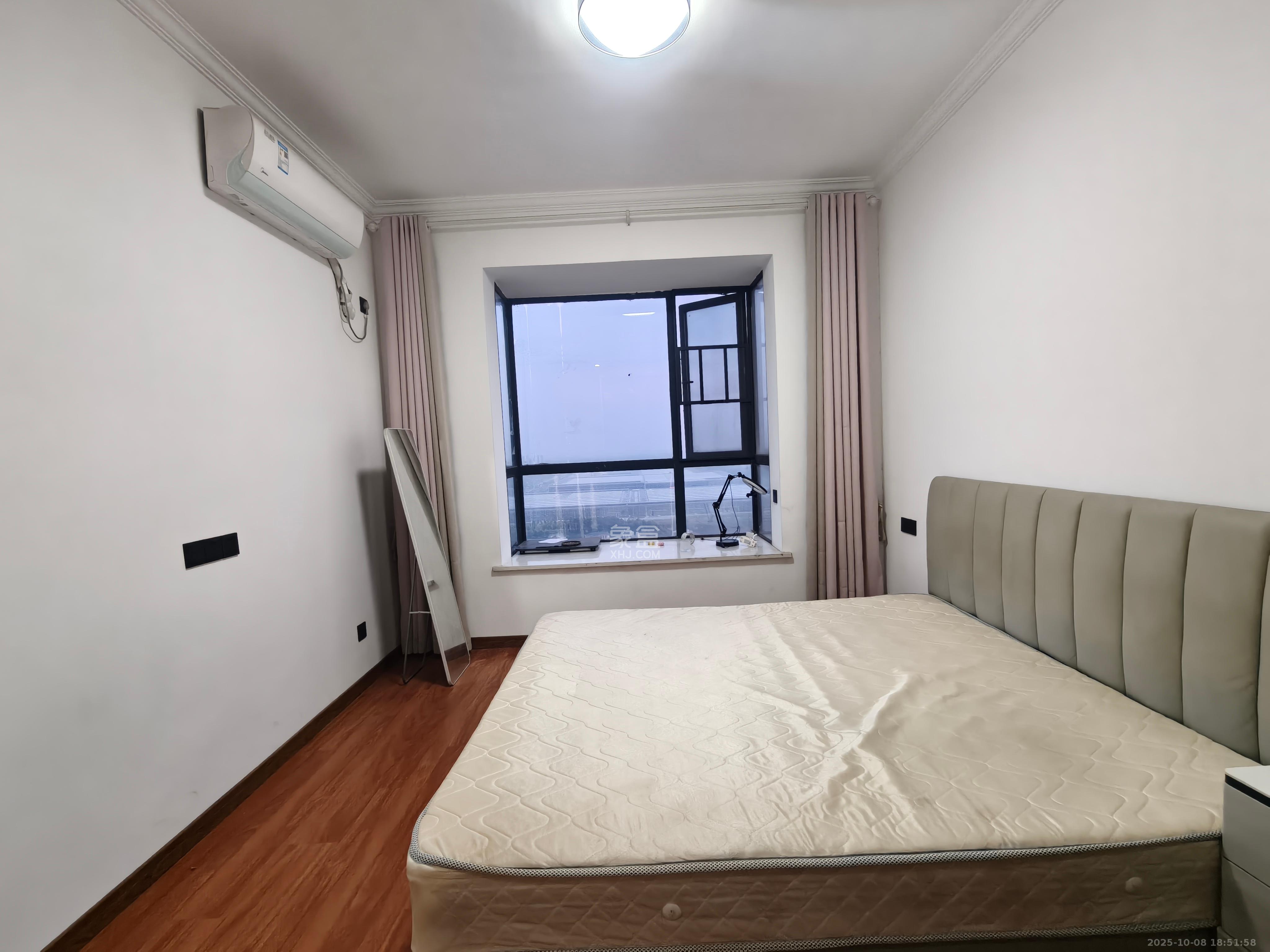 紫华郡 3室2厅1卫 2100.0元/月 紫华郡 3室2厅1卫 2100.0元/月室内图