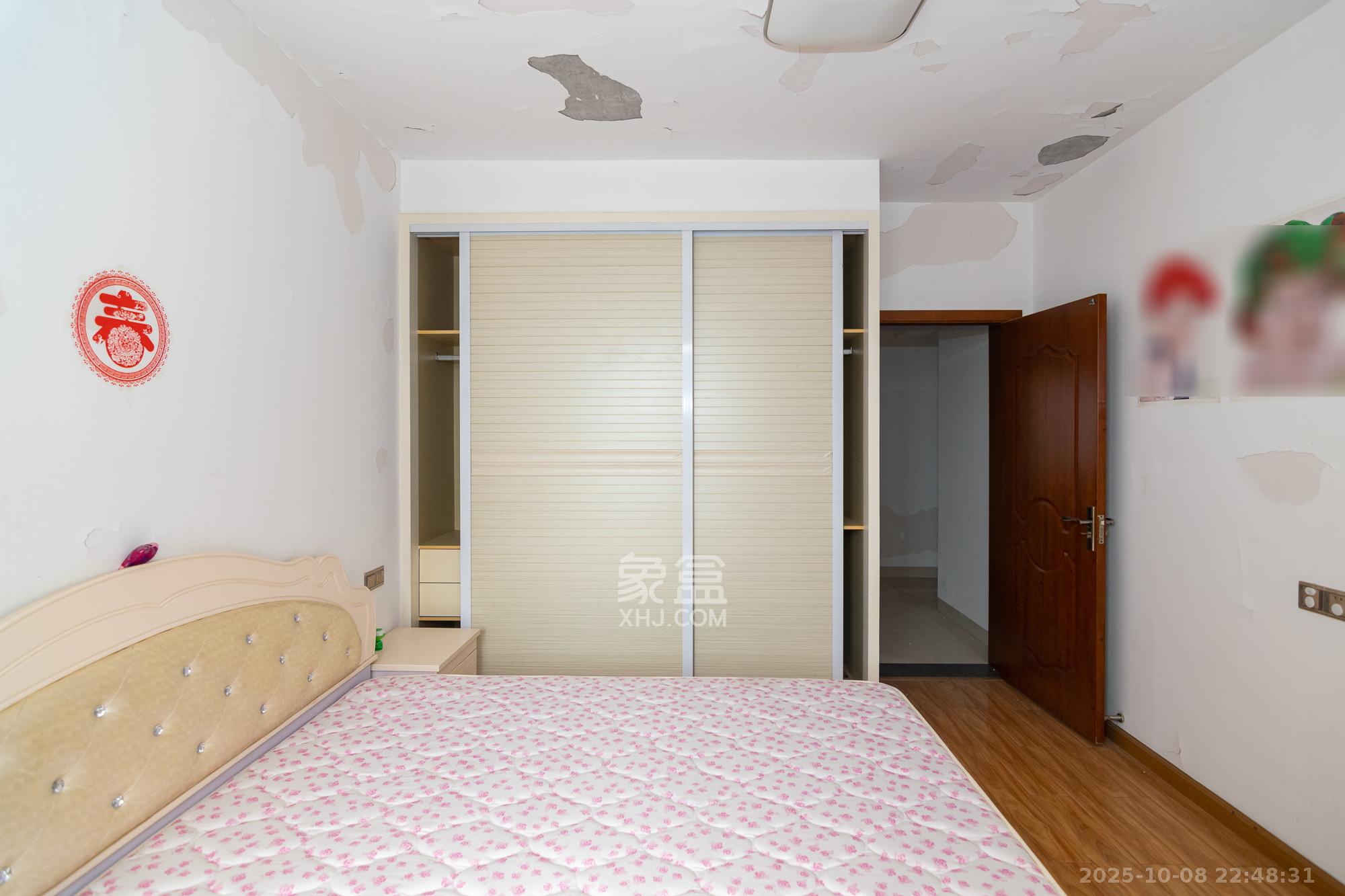 新城国际花都  3室2厅1卫    62.8万卧室