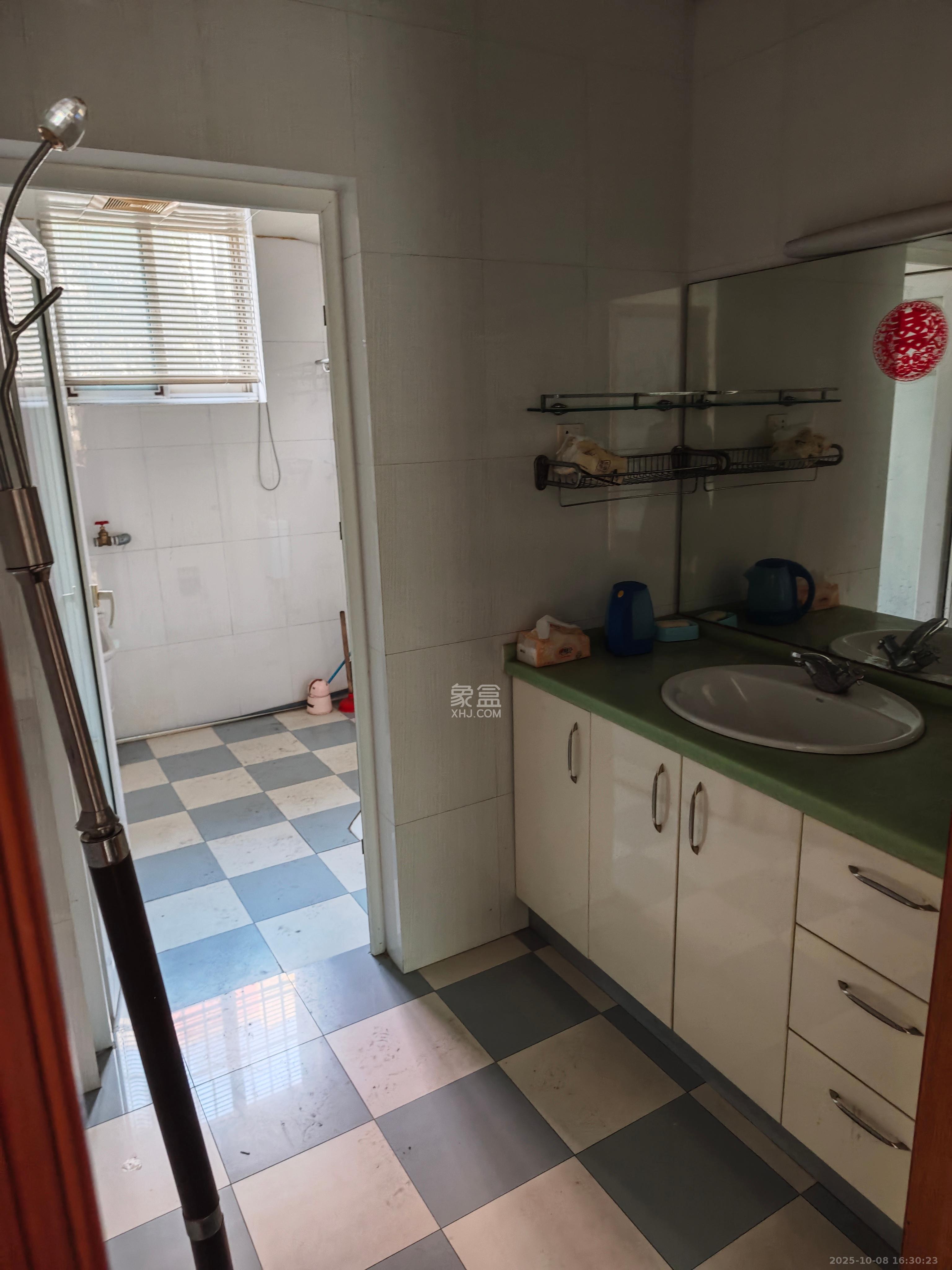 湘卫花苑  4室2厅2卫    2900.0元/月室内图