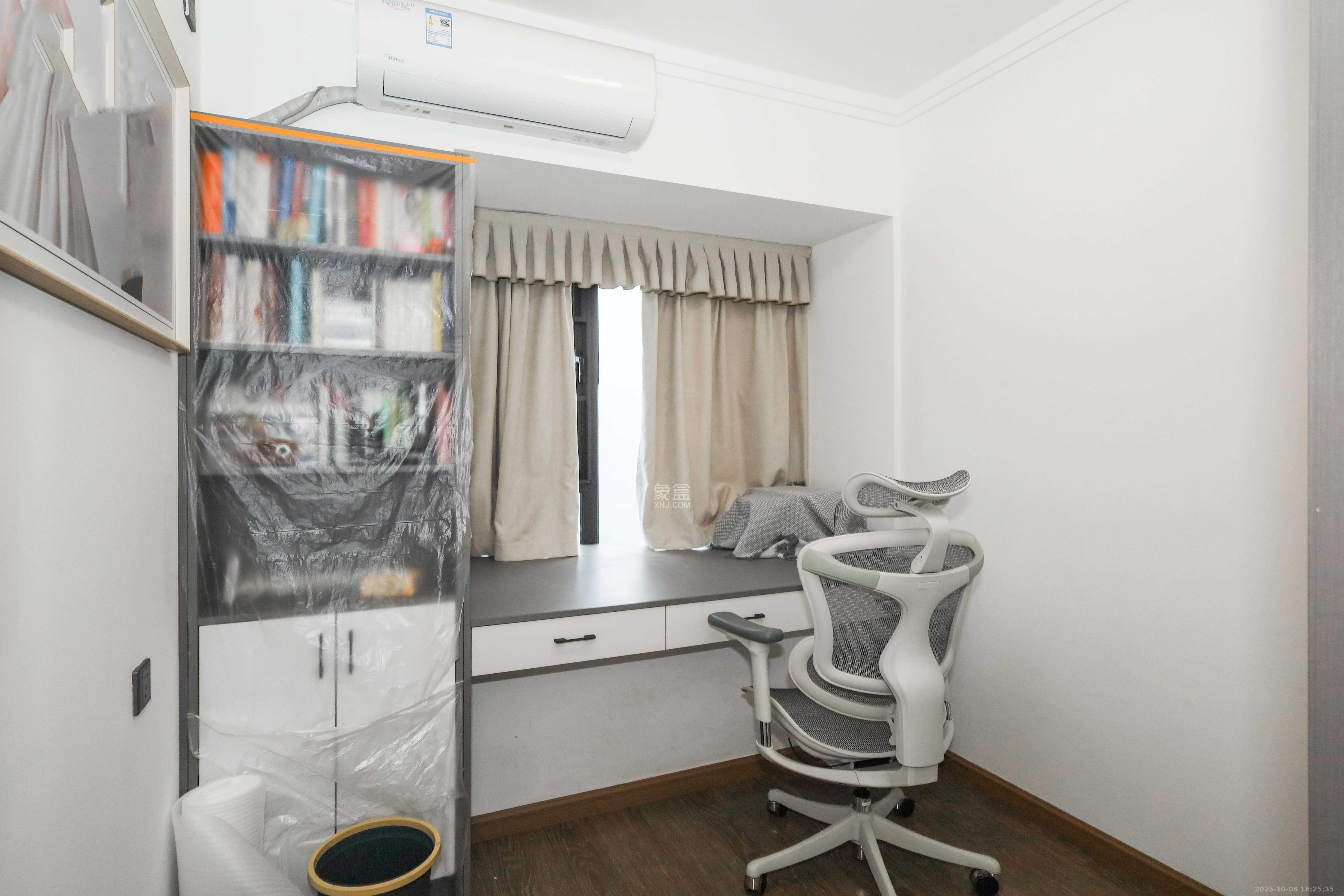 招商华发依云曦城 4室2厅2卫 150.0万 招商华发依云曦城 4室2厅2卫 150.0万卧室