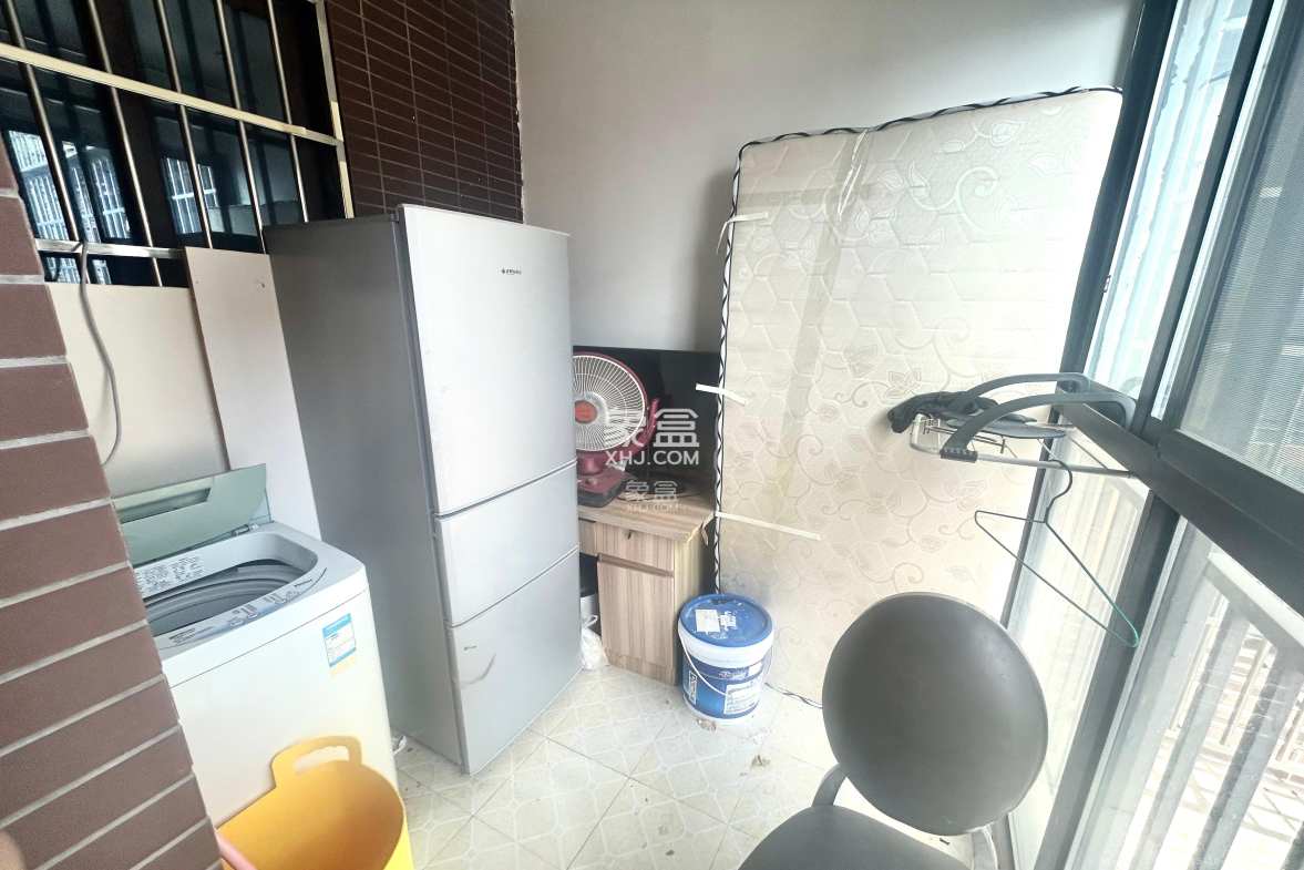 芒果天地(芒果雅苑) 3室2厅1卫 2500.0元/月 芒果天地(芒果雅苑) 3室2厅1卫 2500.0元/月室内图