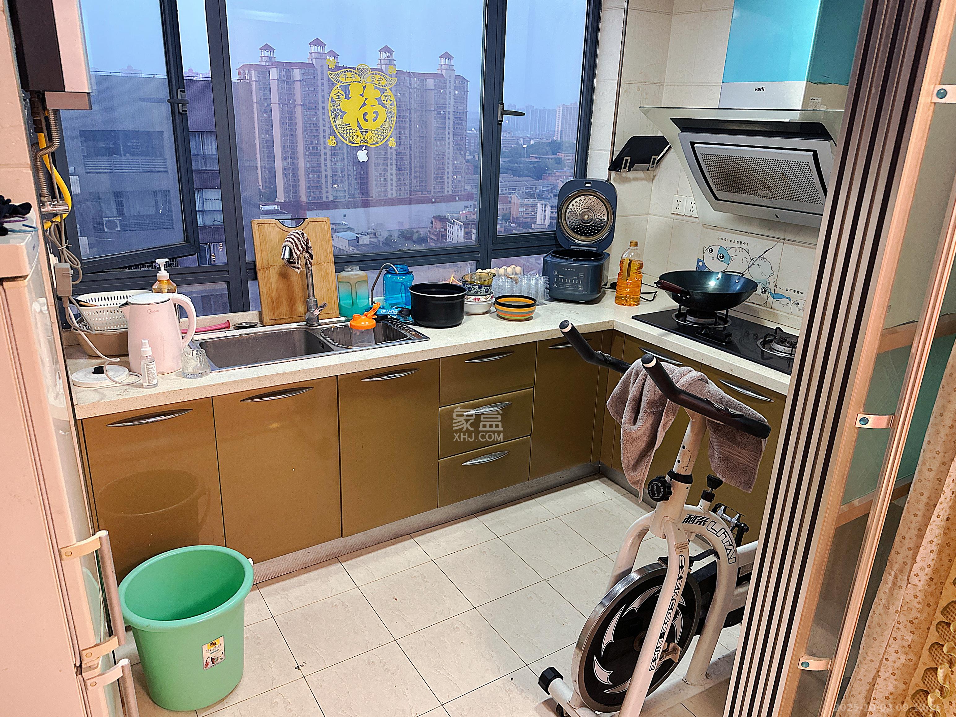 亚商国际 1室1厅1卫 1400.0元/月 亚商国际 1室1厅1卫 1400.0元/月室内图