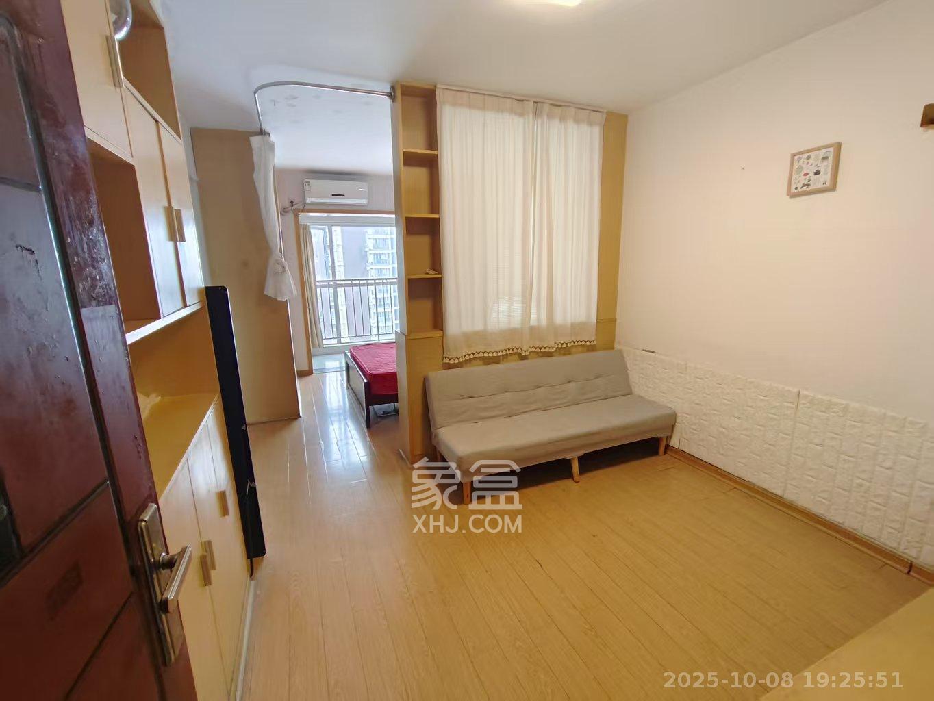 左岸右岸  1室1厅1卫    1600.0元/月