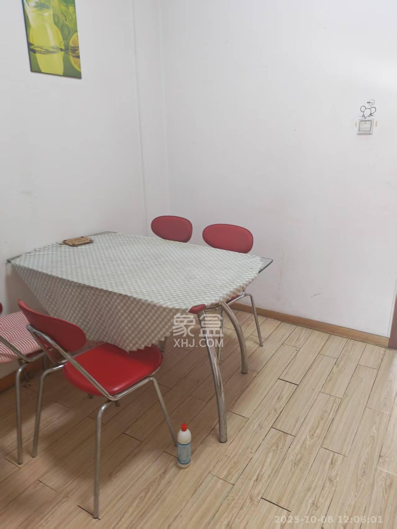 泰时三湘金地  2室2厅1卫    1400.0元/月室内图