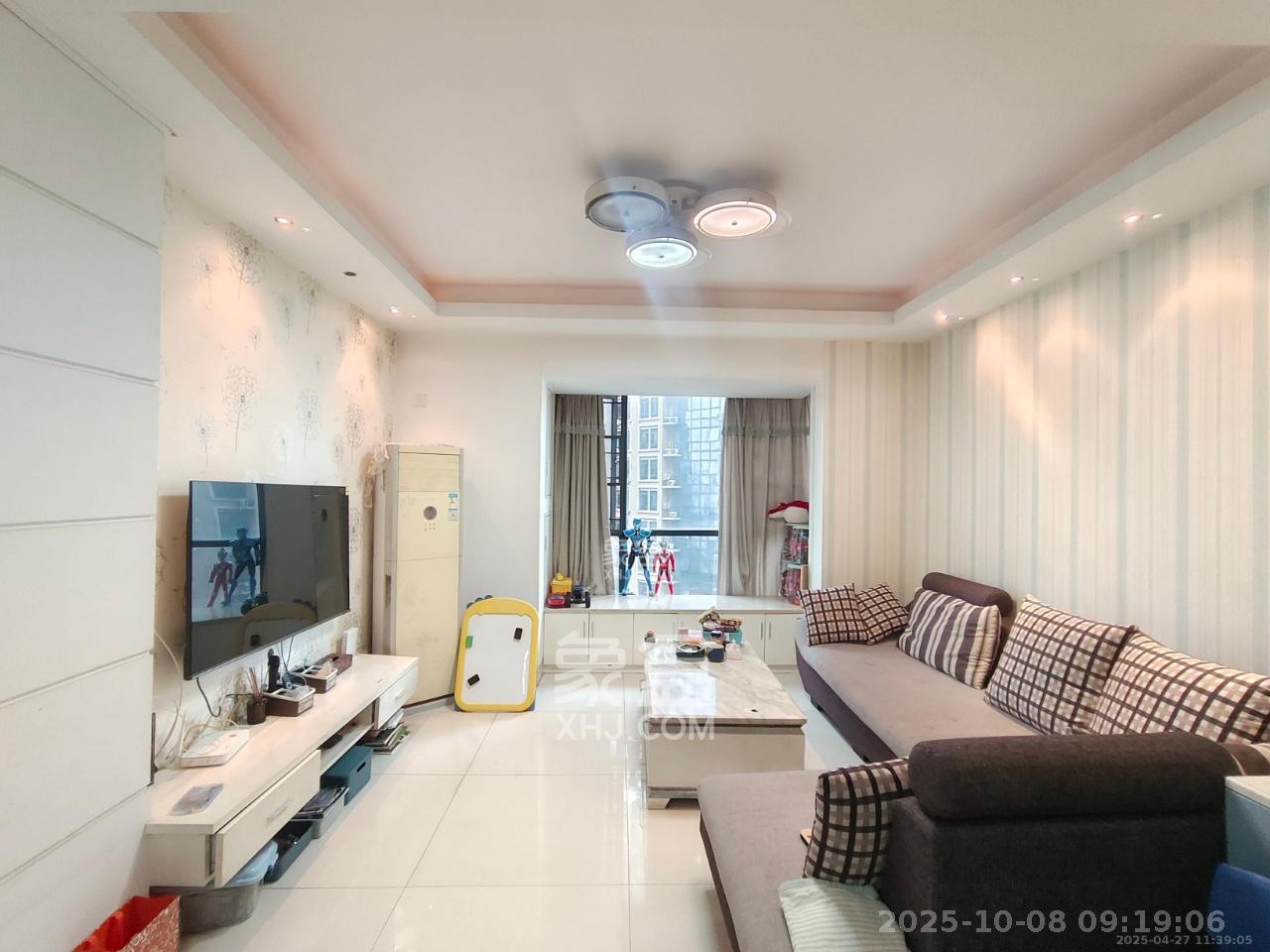 融圣国际 2室2厅1卫 2700.0元/月 融圣国际 2室2厅1卫 2700.0元/月室内图