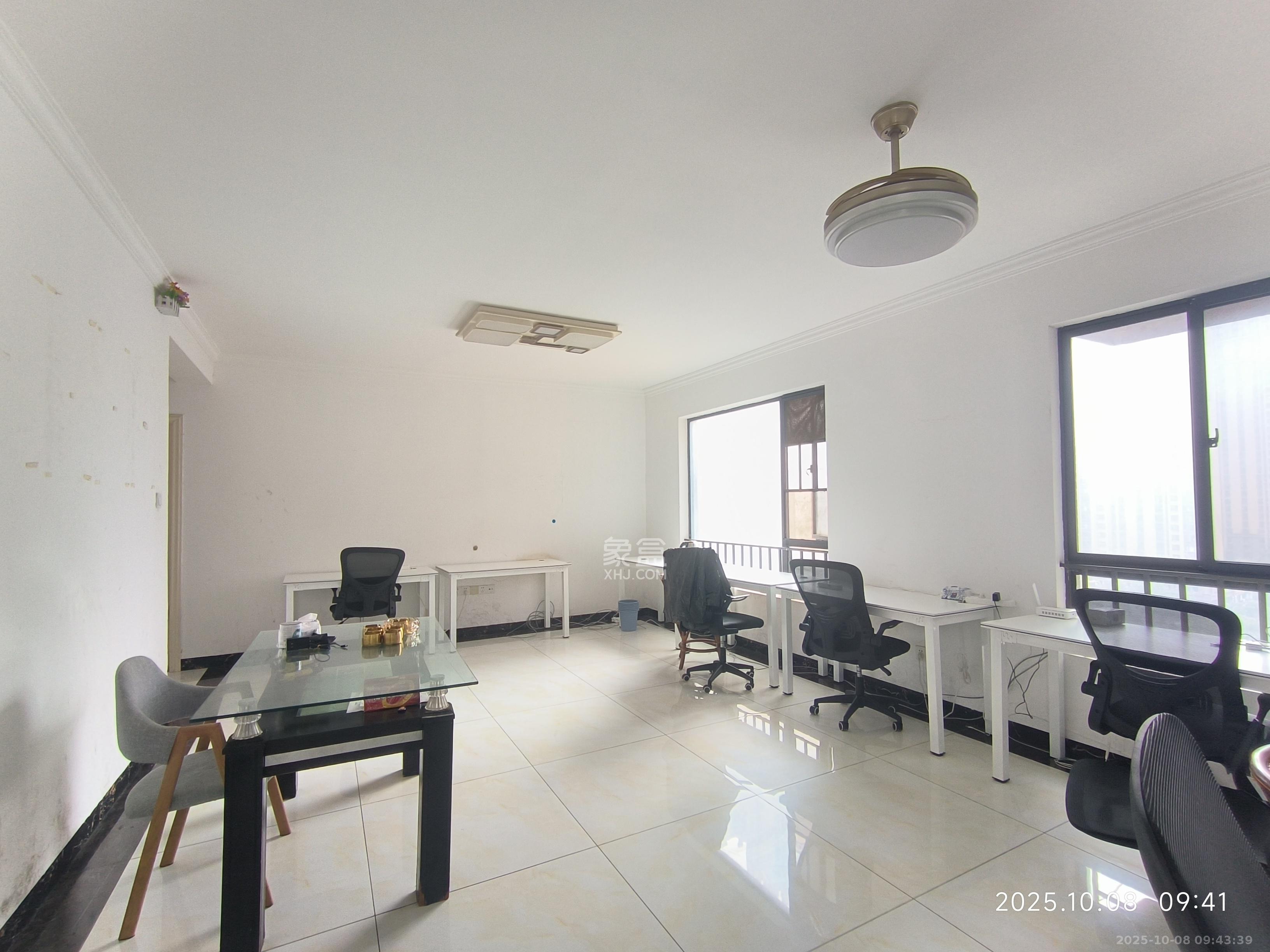 华润凤凰城二期  3室2厅2卫    1600.0元/月