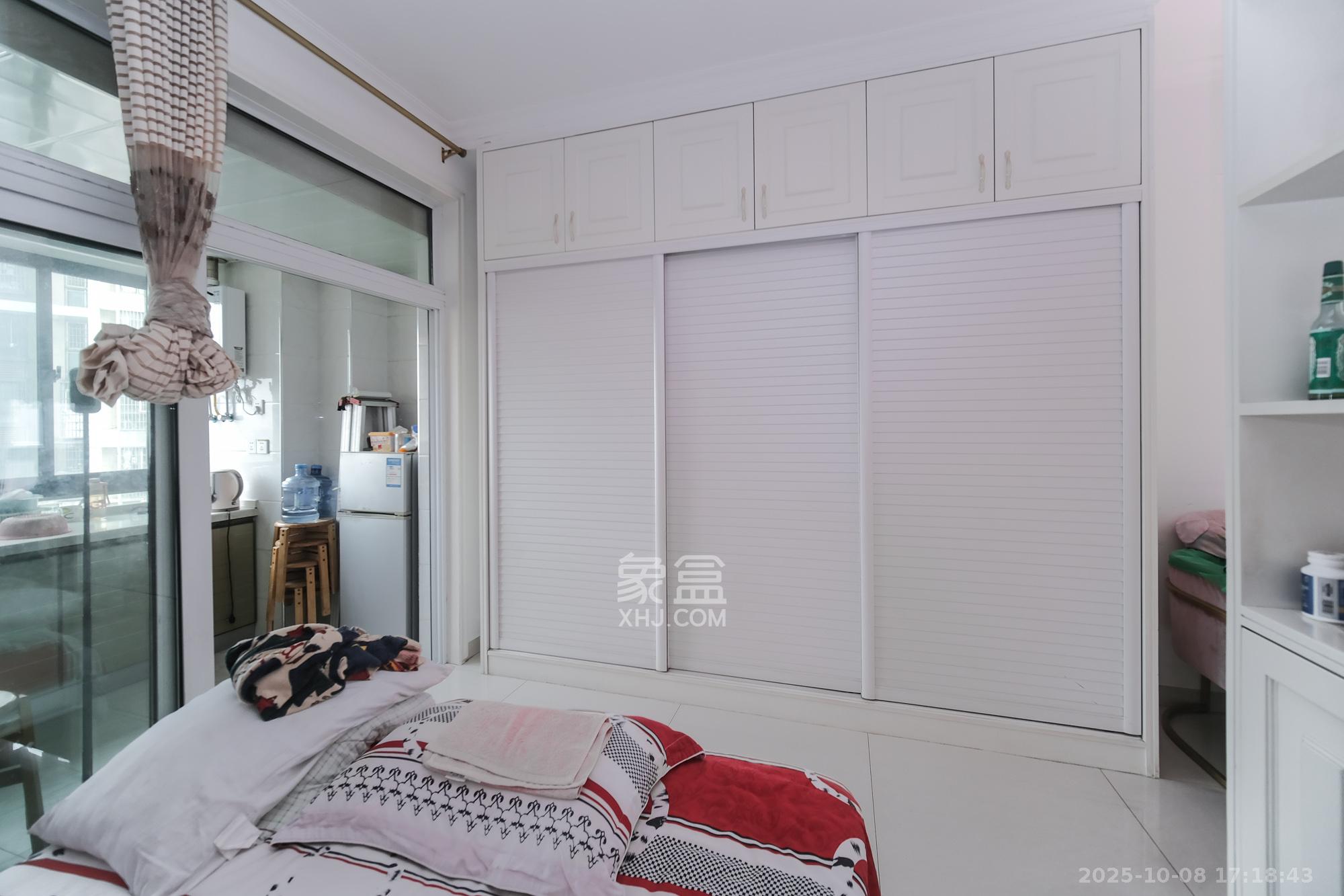 山水湾  1室1厅1卫    32.8万卧室