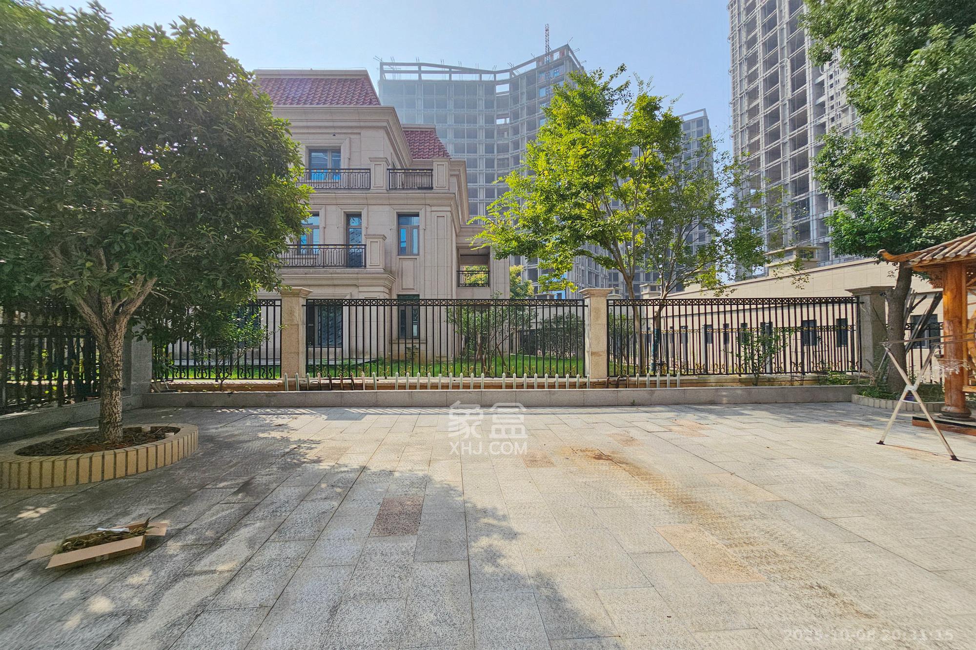 明昇壹城(明昇时代广场)一期 5室2厅2卫 520.0万 明昇壹城(明昇时代广场)一期 5室2厅2卫 520.0万阳台