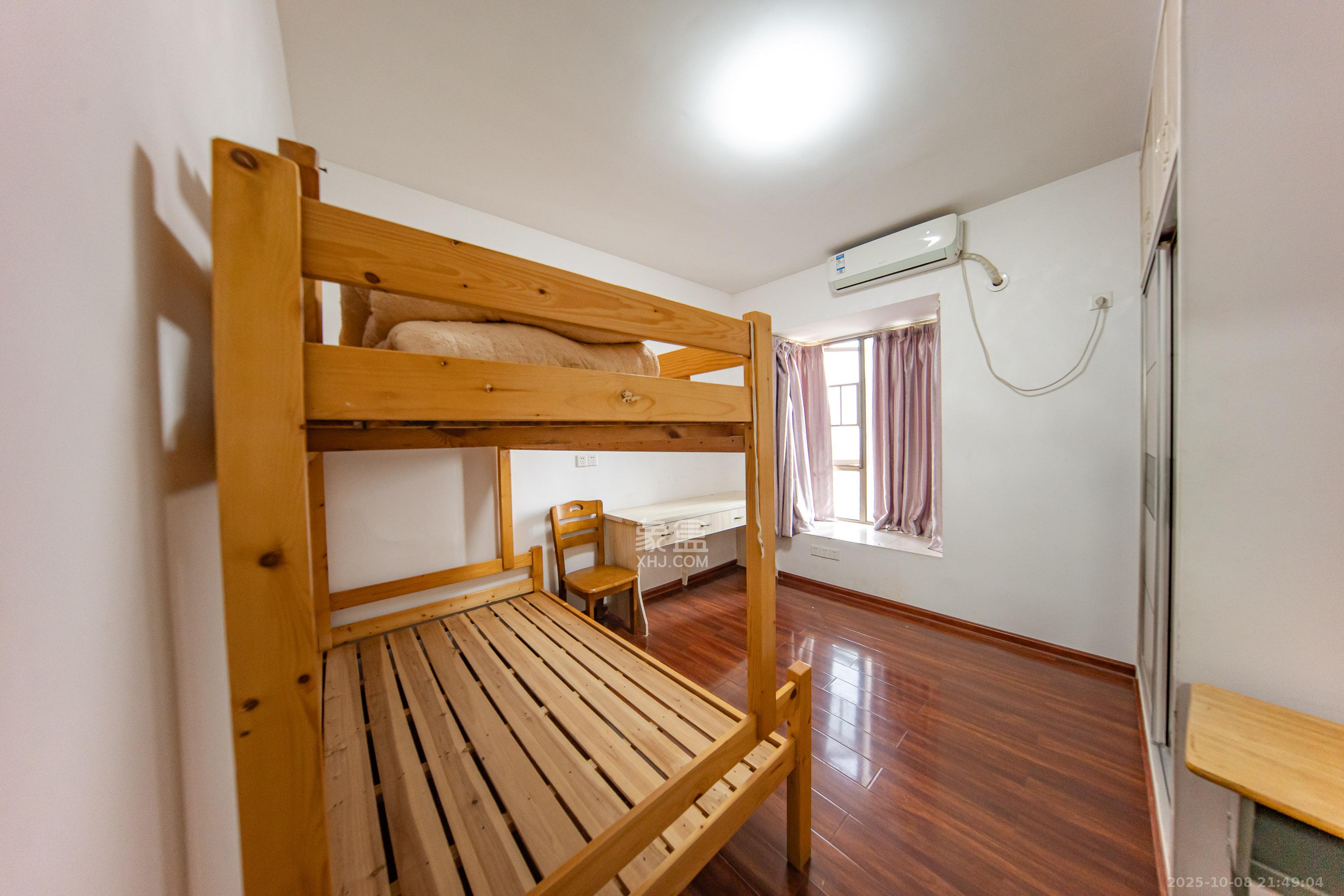 江山帝景雅典 4室2厅1卫 90.0万 江山帝景雅典 4室2厅1卫 90.0万卧室