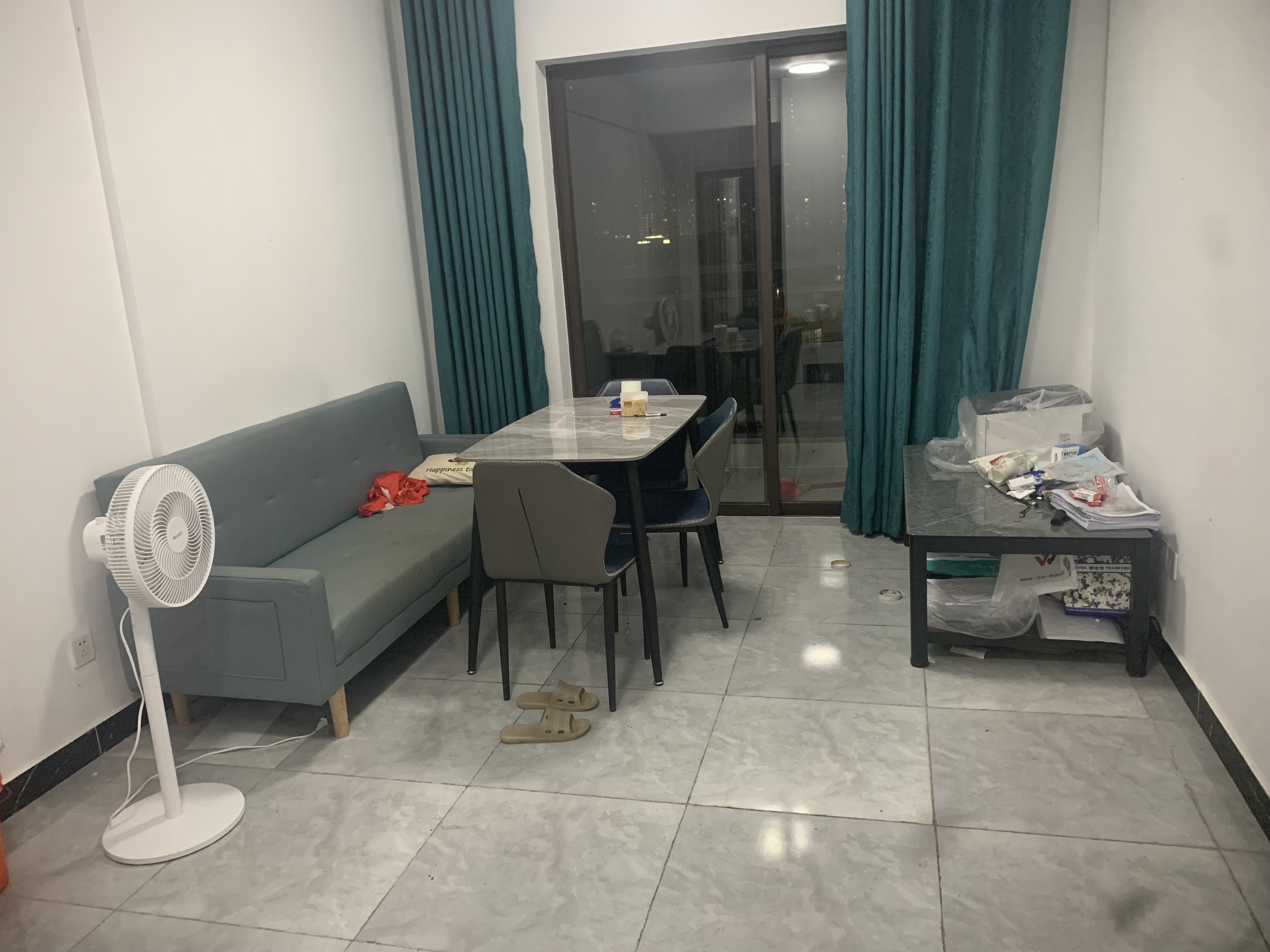 坡博家园五区  2室2厅1卫    2300.0元/月