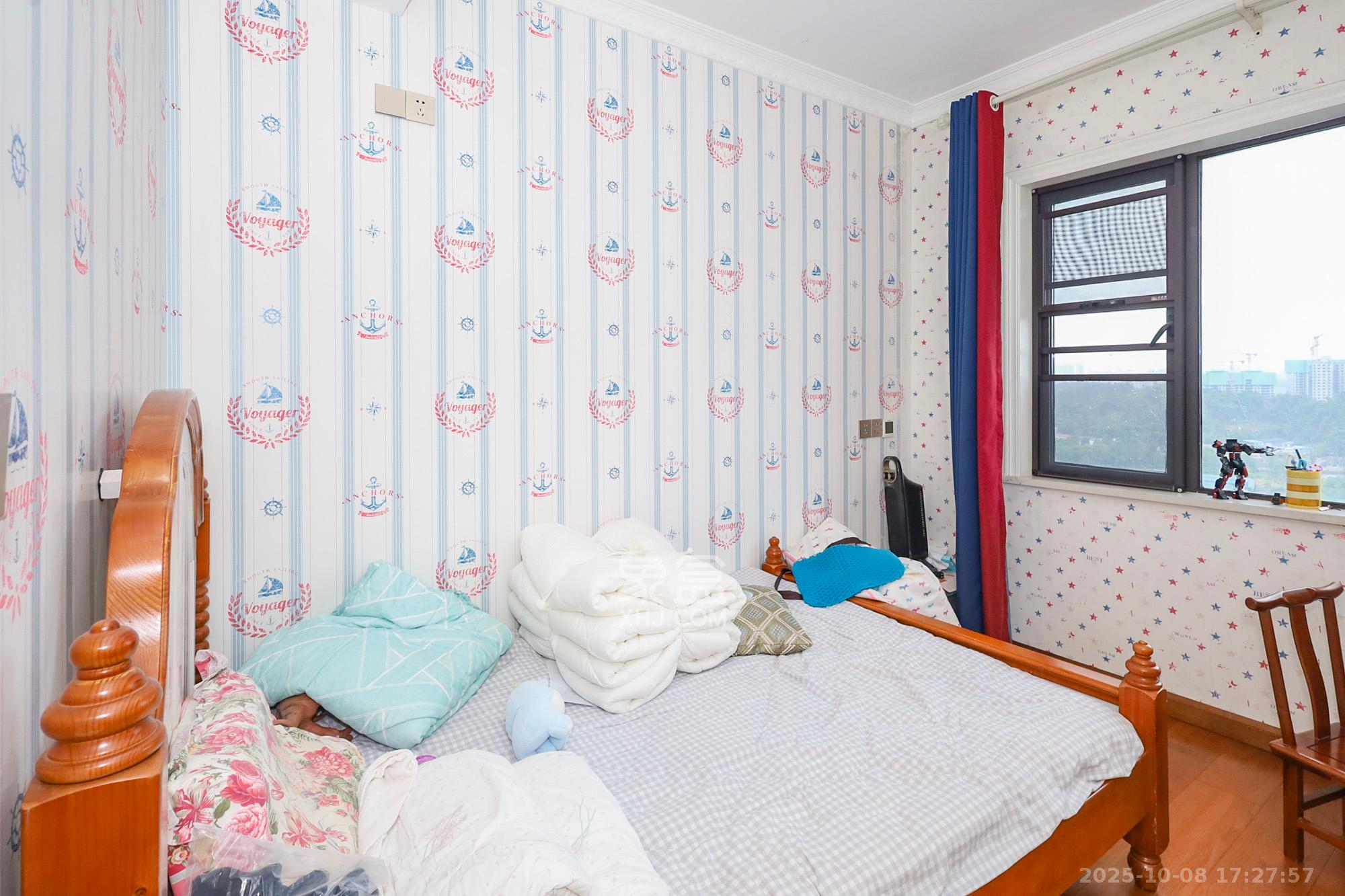 钰龙天下二期（钰龙佳园）  5室2厅2卫    292.0万卧室