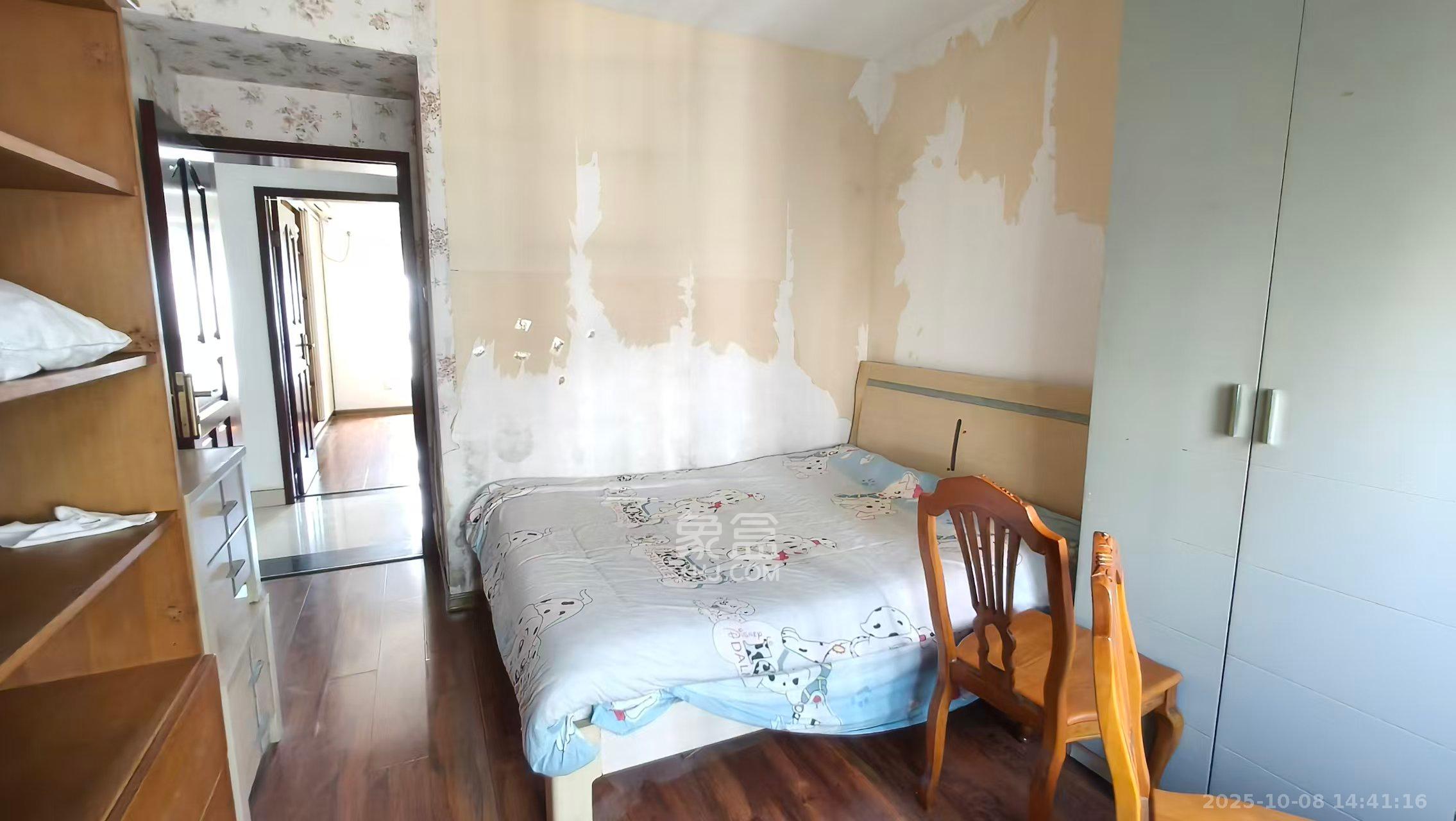 海利科院佳园  3室2厅2卫    1800.0元/月 海利科院佳园  3室2厅2卫    1800.0元/月室内图