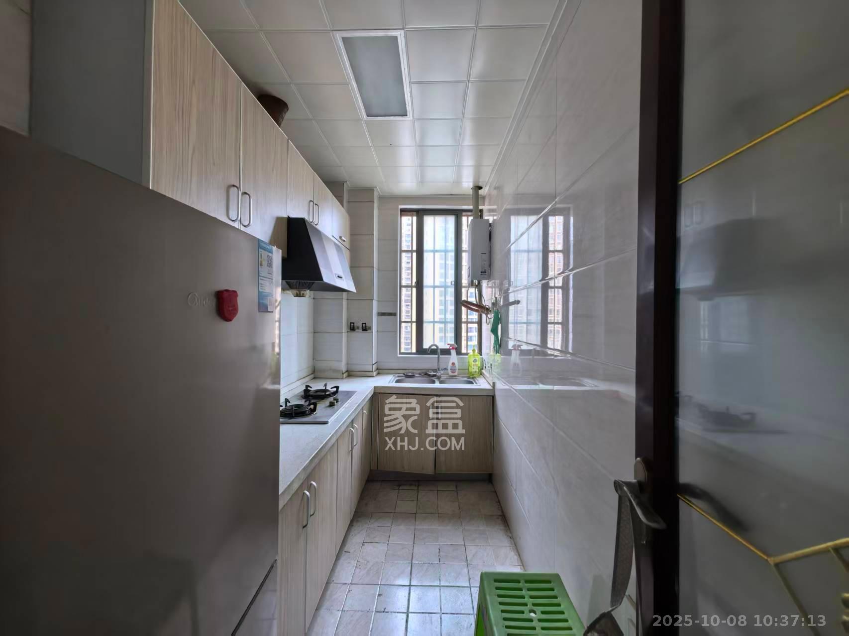 鑫远熙山 4室2厅2卫 2450.0元/月 鑫远熙山 4室2厅2卫 2450.0元/月室内图