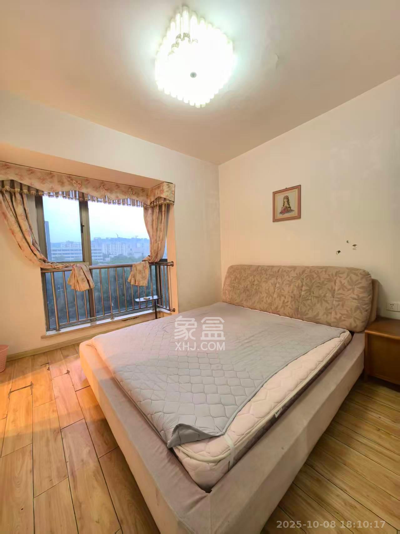 岳泰理想城  3室2厅2卫    2600.0元/月 岳泰理想城  3室2厅2卫    2600.0元/月室内图