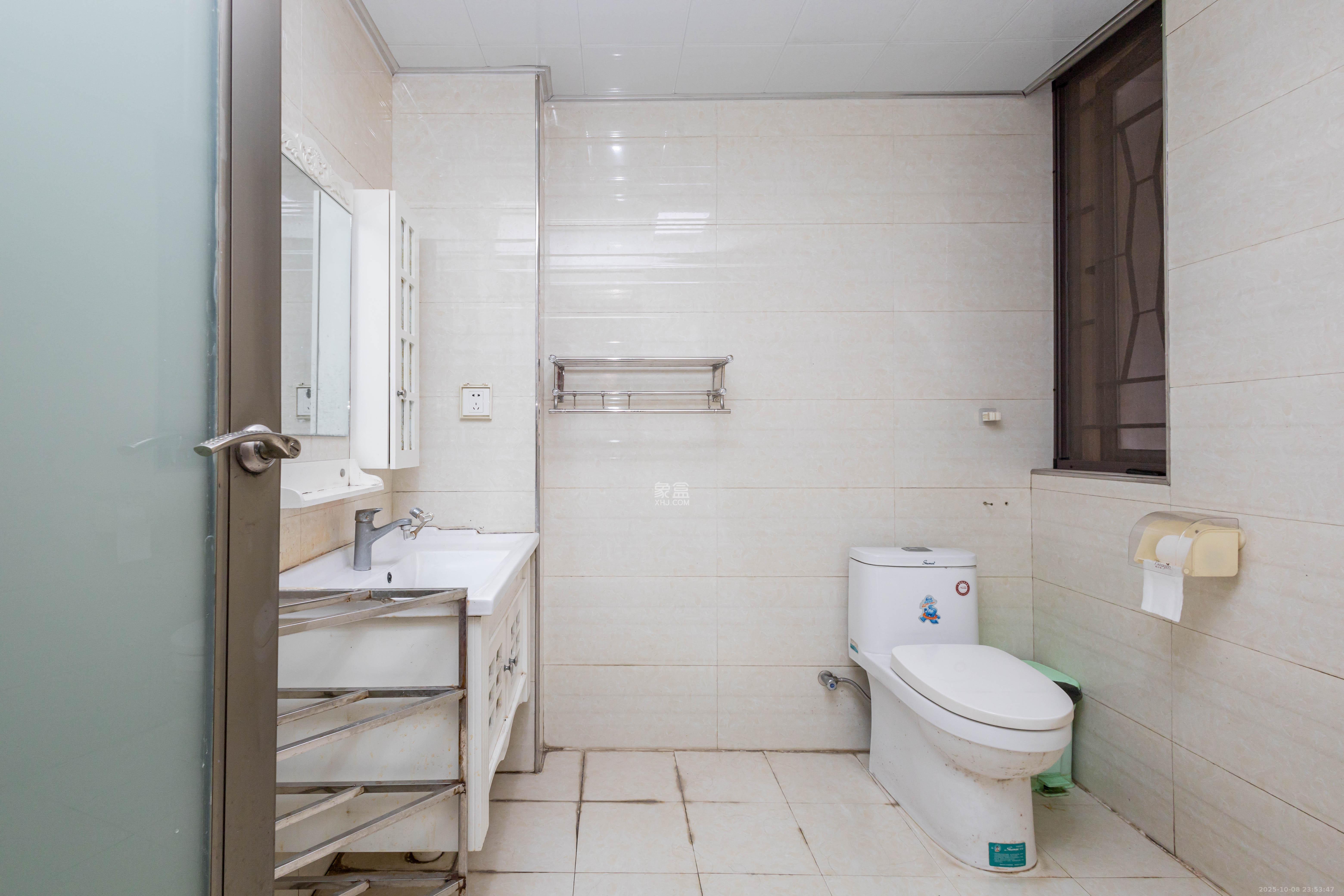 旭辉华庭 3室2厅2卫 69.8万 旭辉华庭 3室2厅2卫 69.8万卫生间