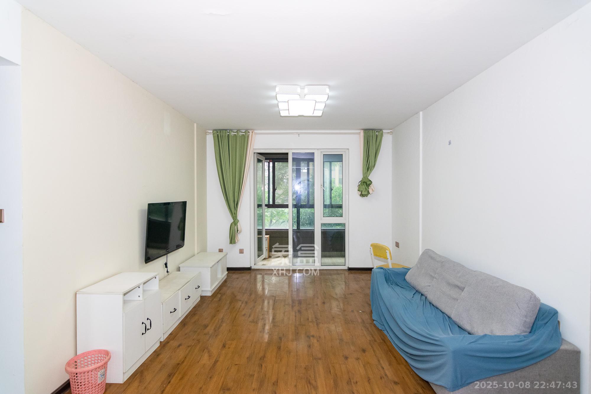 金地三千府(金地湖山樾、金地自在城)  3室2厅1卫    75.0万 金地三千府(金地湖山樾、金地自在城)  3室2厅1卫    75.0万