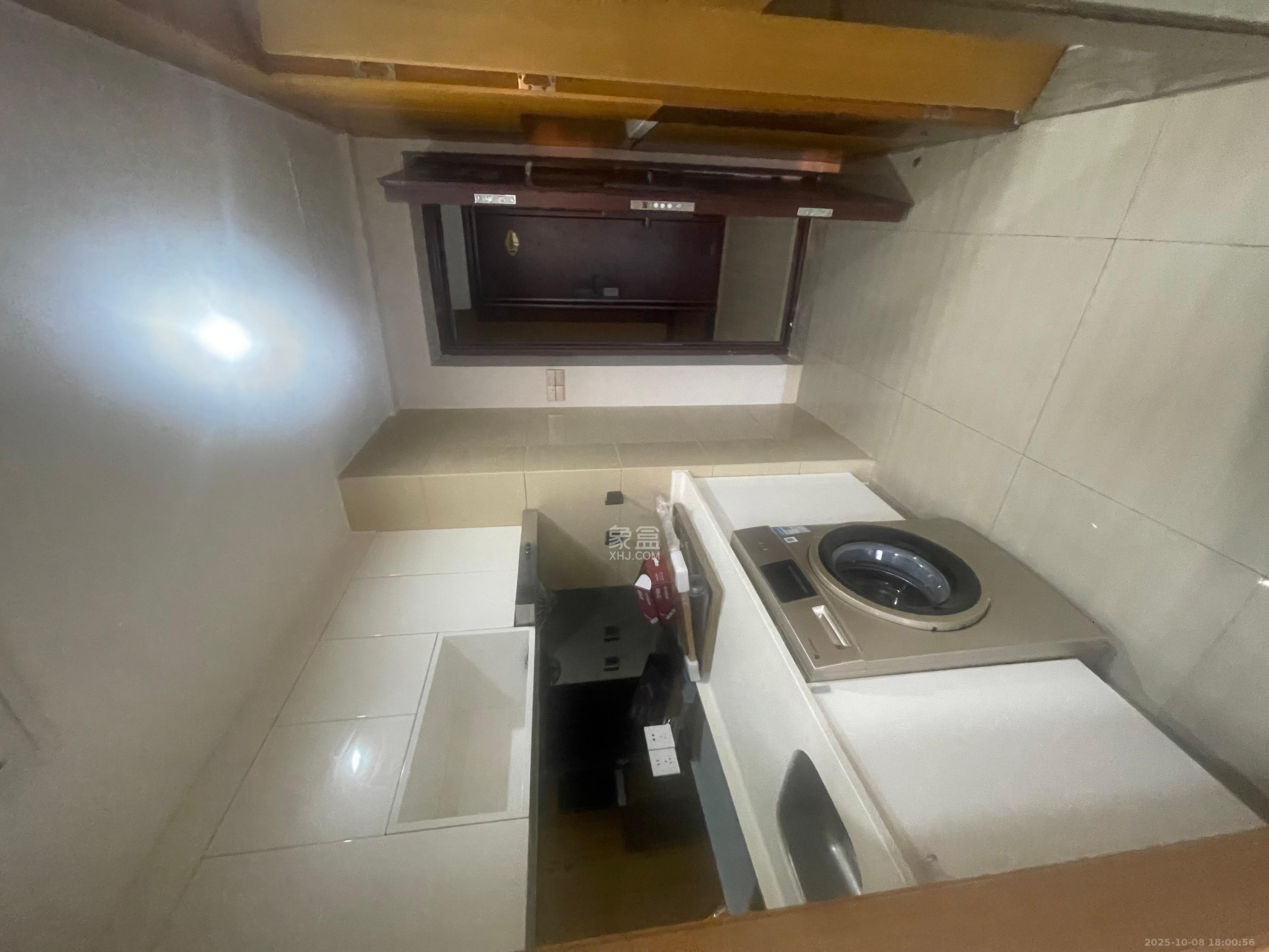 五一钻界  1室1厅1卫    2000.0元/月室内图