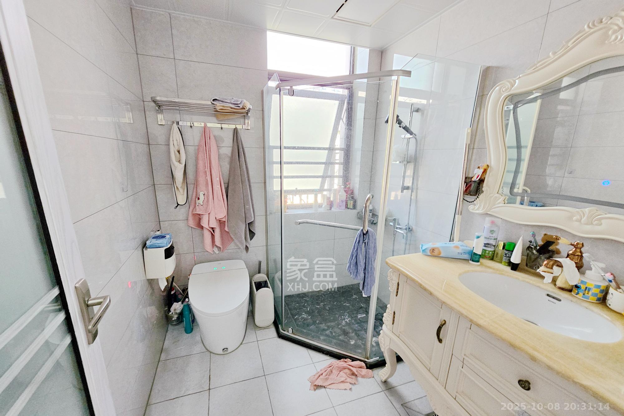 明昇壹城(明昇时代广场)一期 5室2厅2卫 520.0万 明昇壹城(明昇时代广场)一期 5室2厅2卫 520.0万卫生间