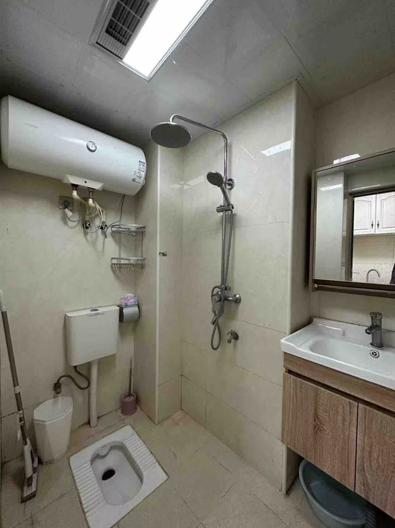 金钟大雁城  1室1厅1卫    1600.0元/月室内图