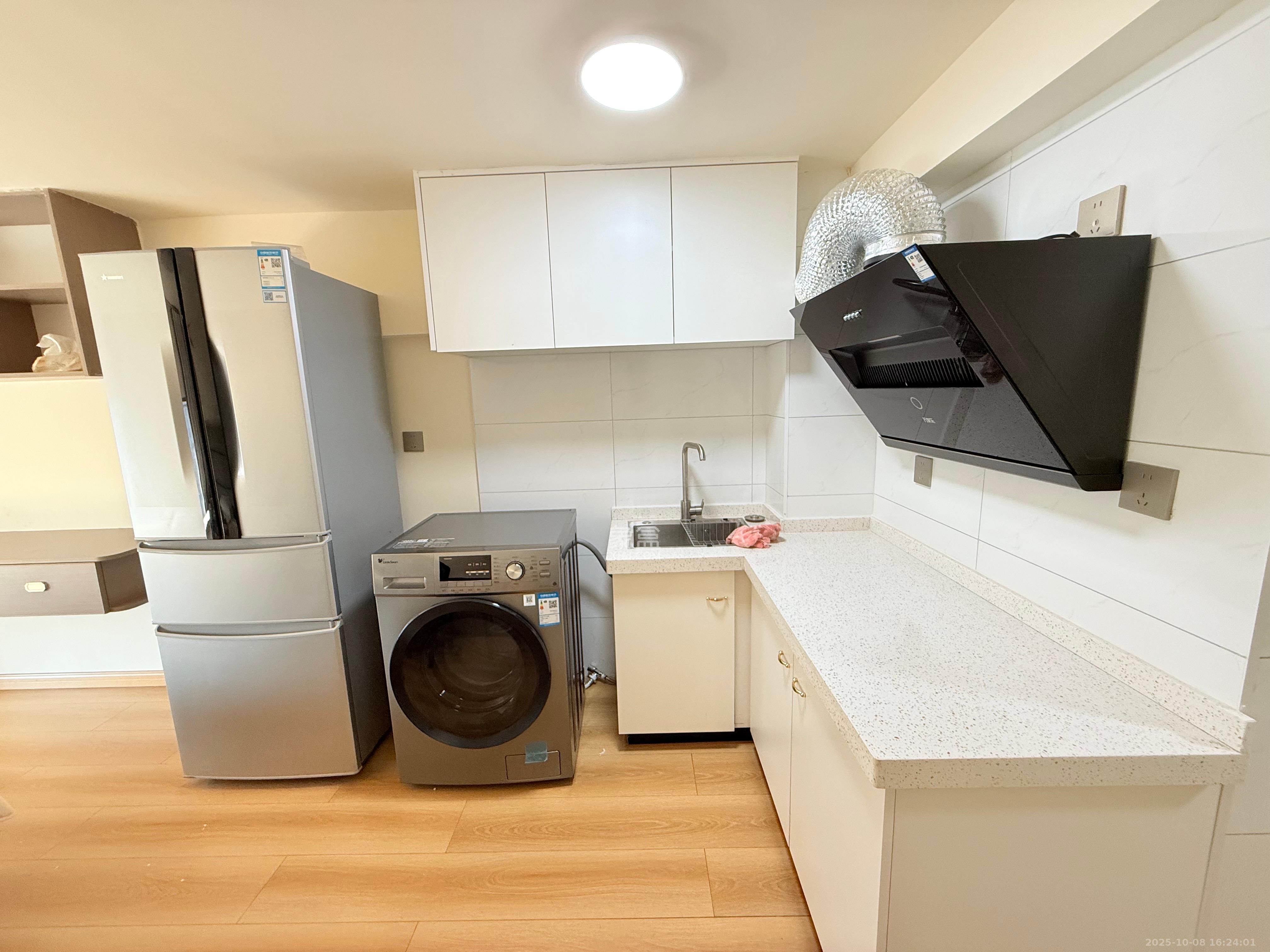 力高凤凰新天  1室0厅0卫    1400.0元/月室内图