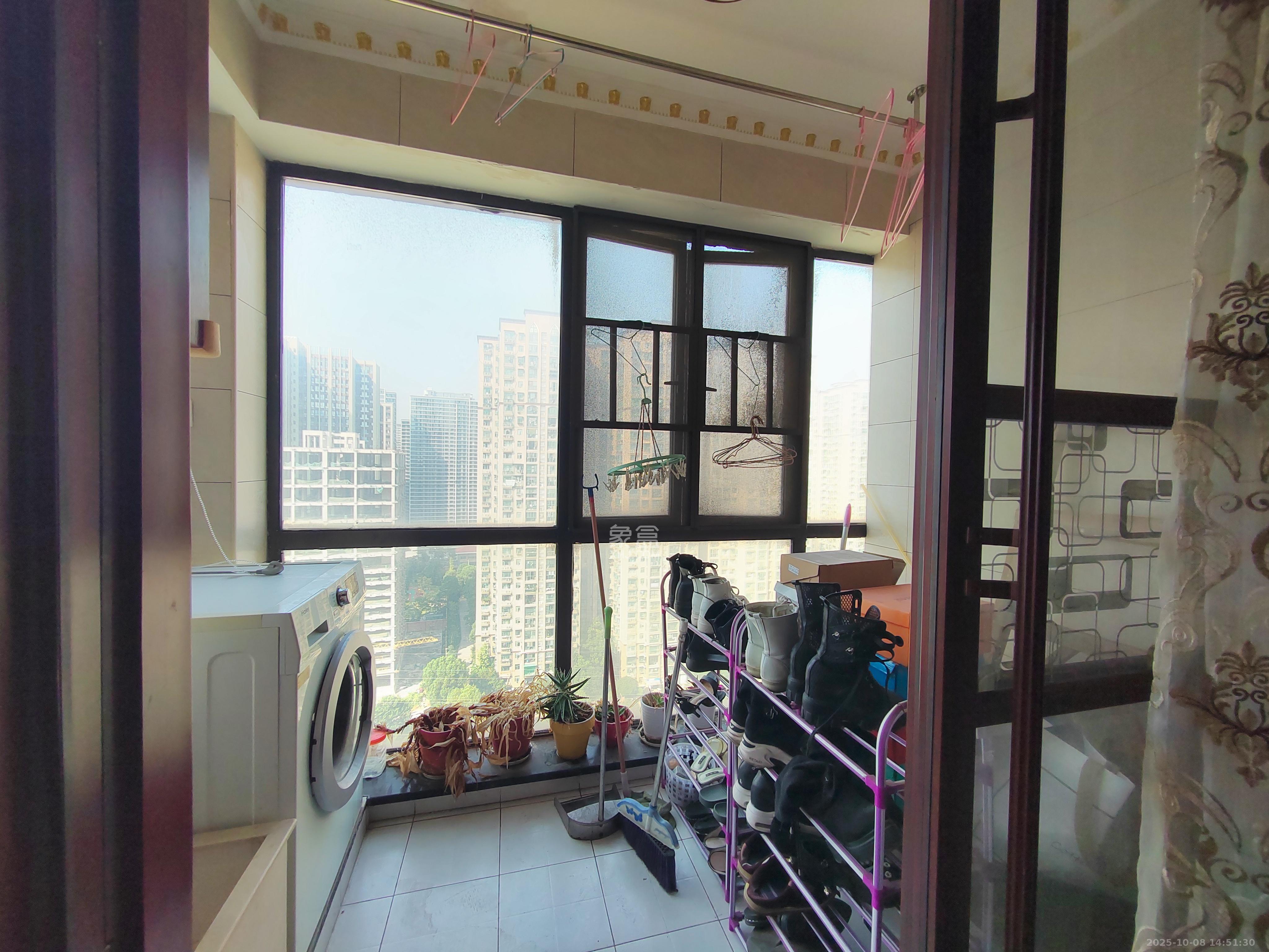 文景领秀  3室2厅2卫    2500.0元/月 文景领秀  3室2厅2卫    2500.0元/月室内图