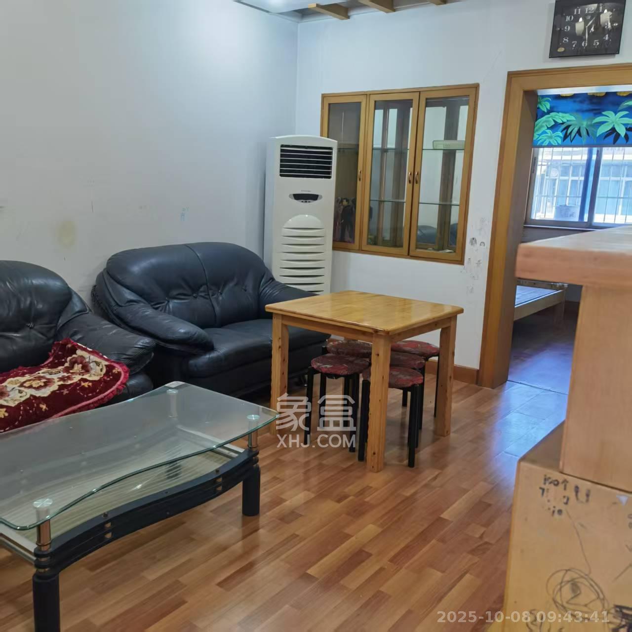 中建五局天心苑  1室2厅1卫    1300.0元/月 中建五局天心苑  1室2厅1卫    1300.0元/月室内图