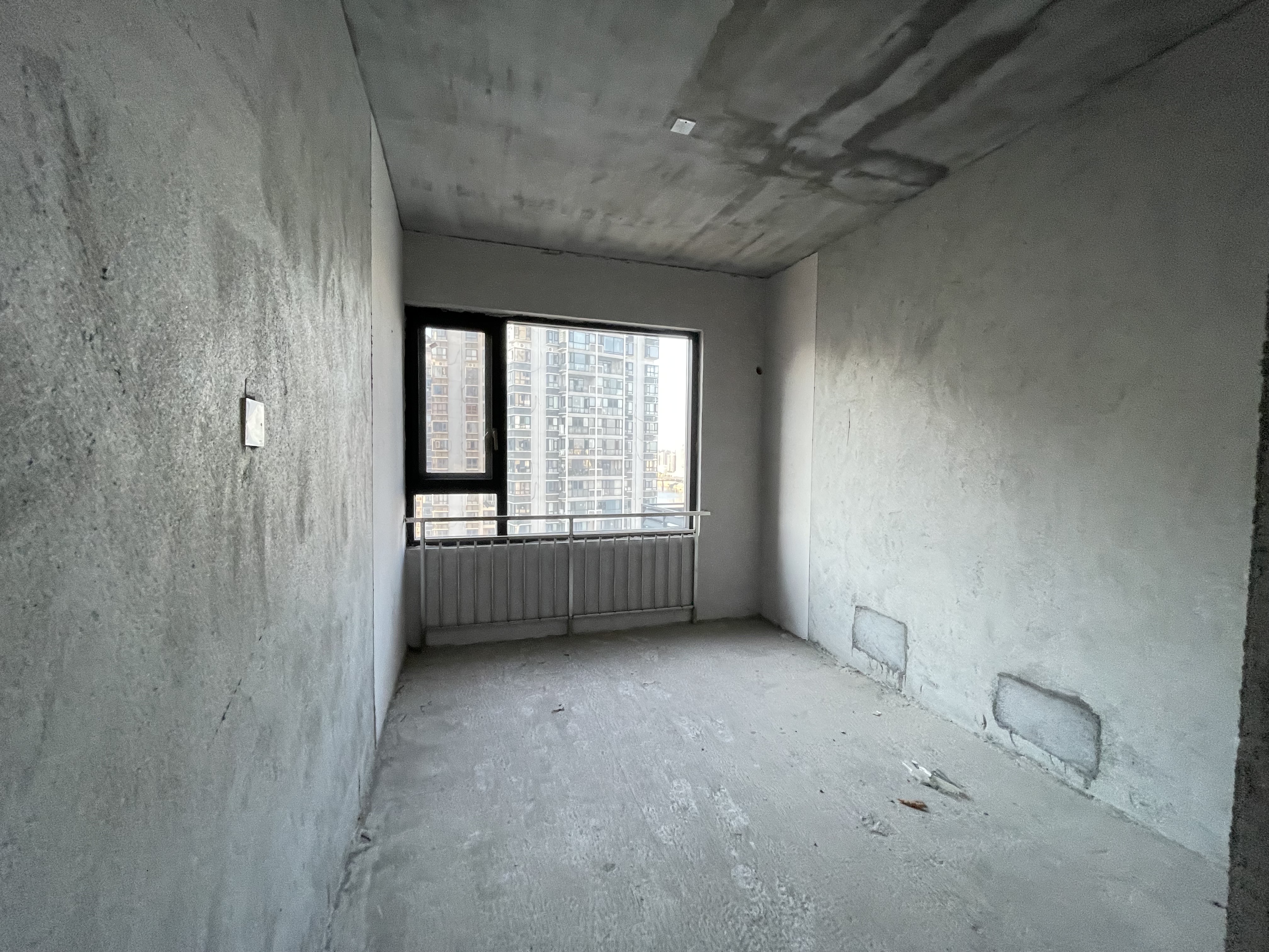 汇方雁归来  4室2厅2卫    89.8万客厅